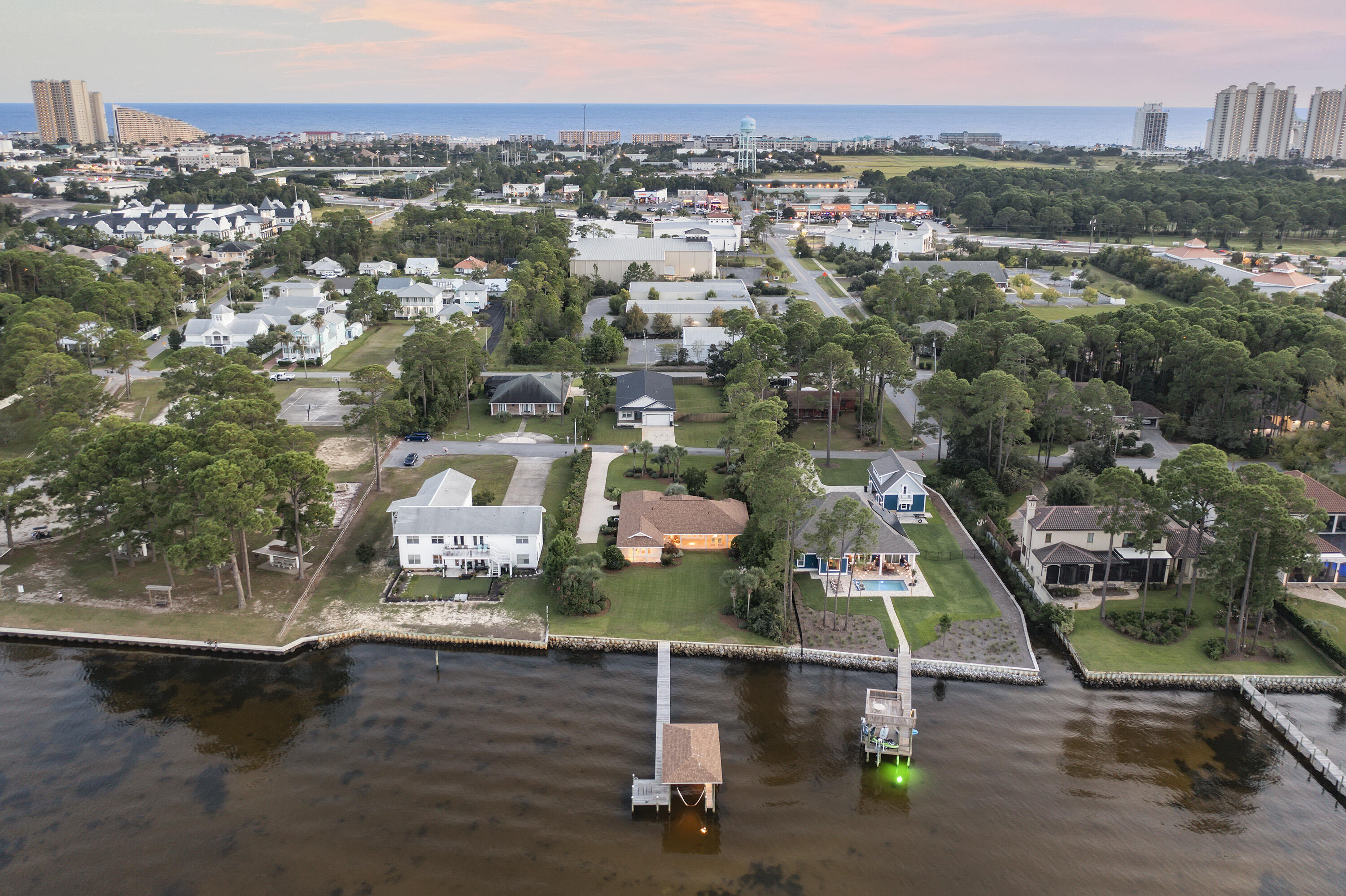FLAMINGO BEACH - Residential
