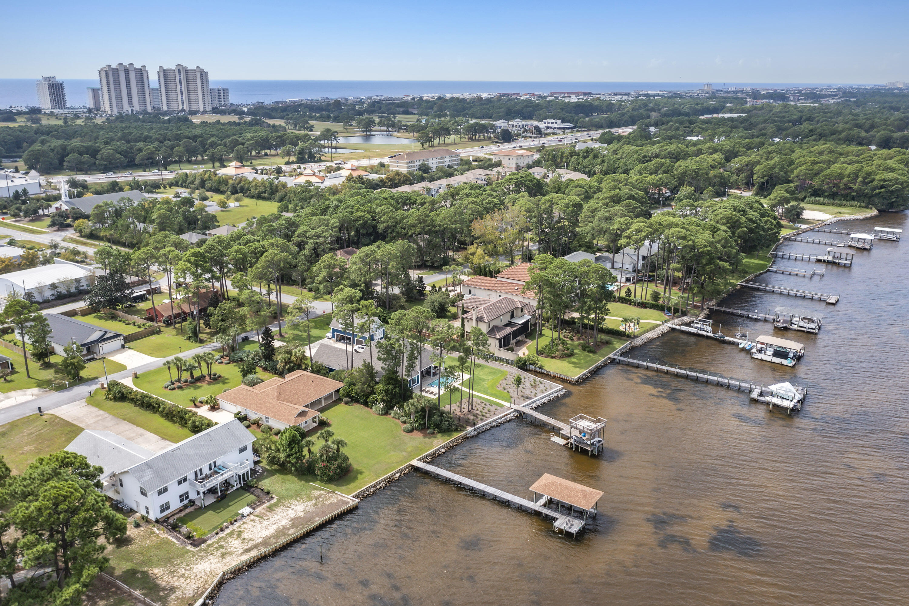 FLAMINGO BEACH - Residential