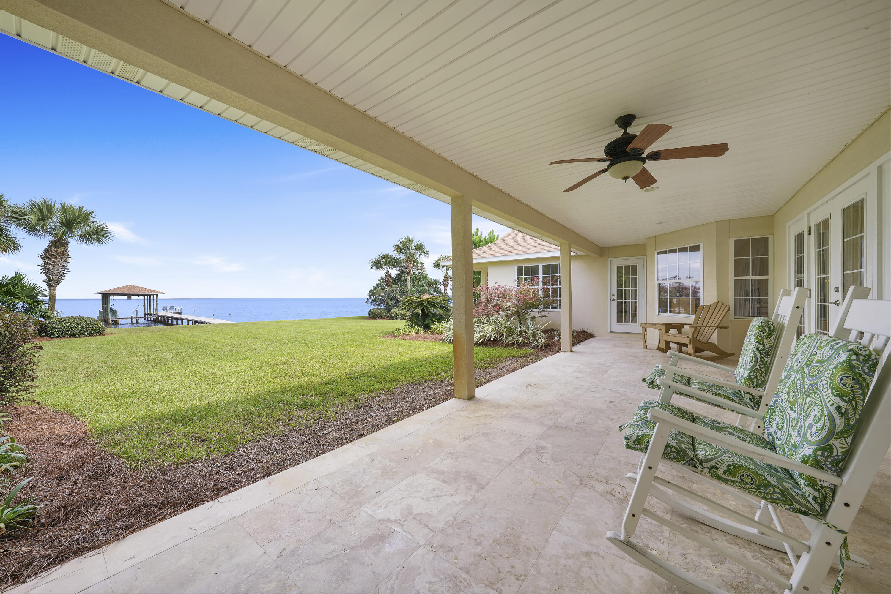FLAMINGO BEACH - Residential