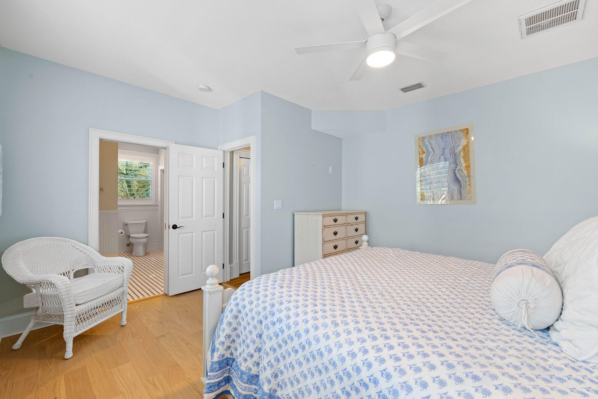 SUNRISE BEACH - Residential