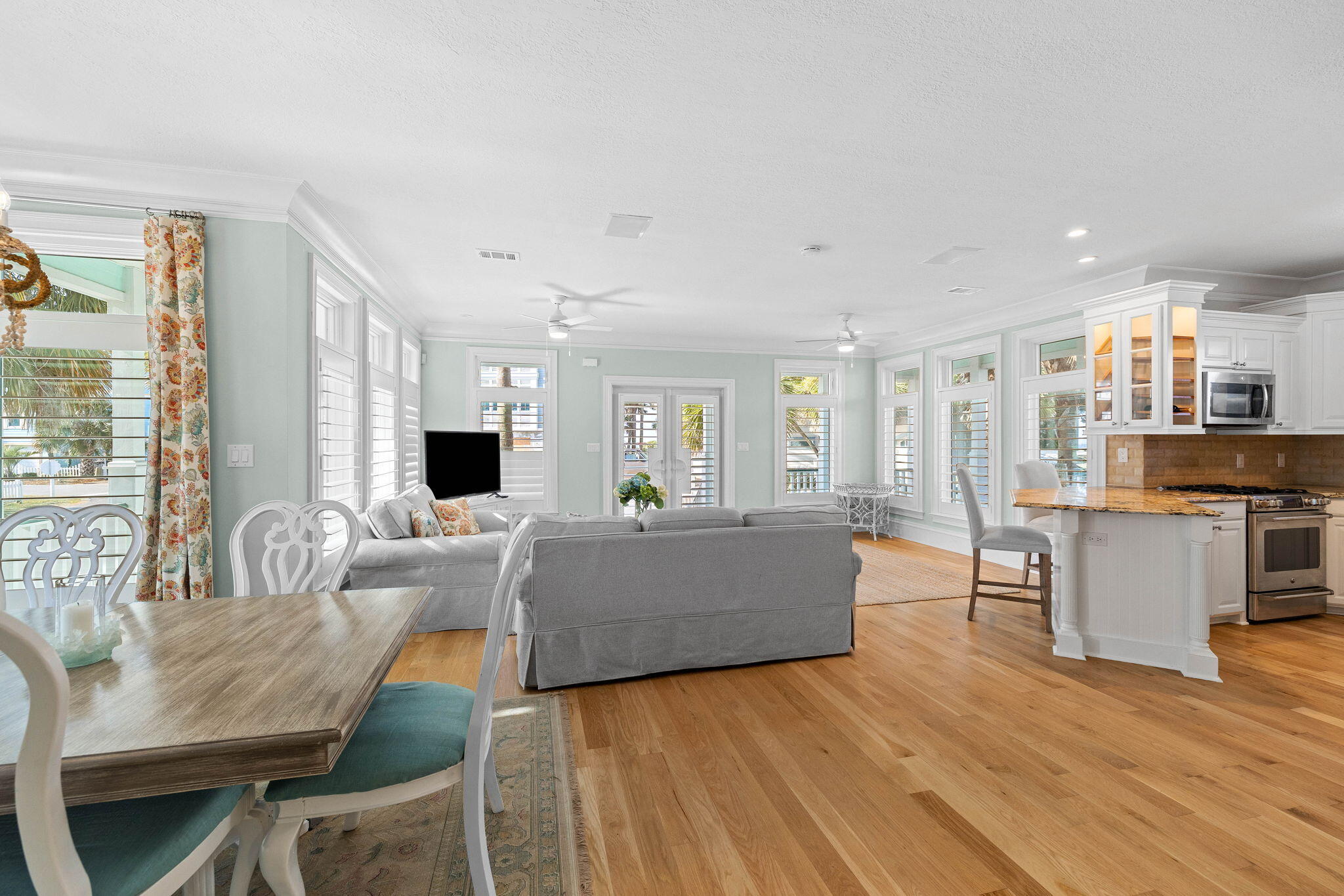 SUNRISE BEACH - Residential