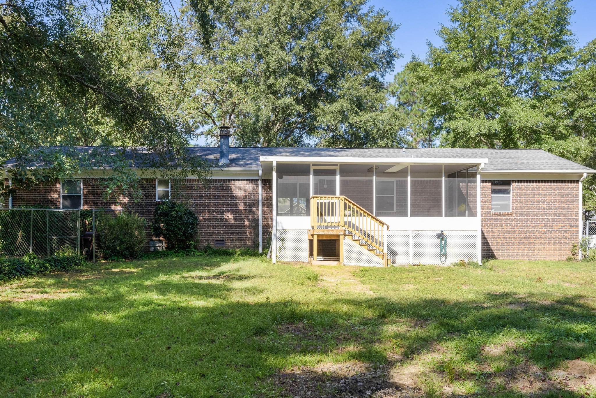 HOLLY HILLS - Residential