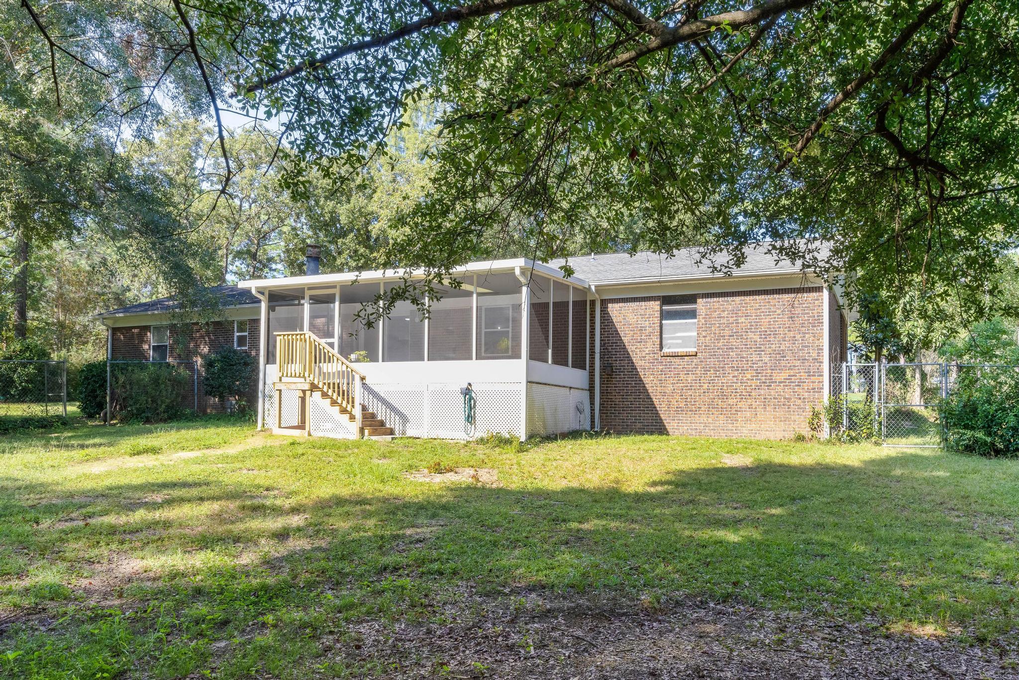 HOLLY HILLS - Residential