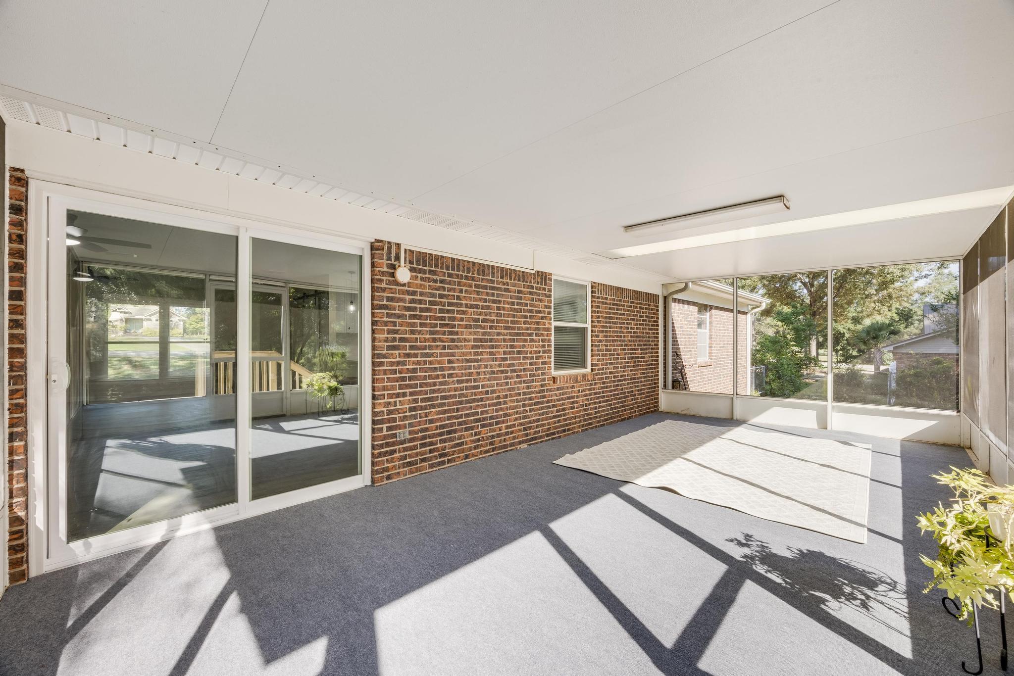 HOLLY HILLS - Residential