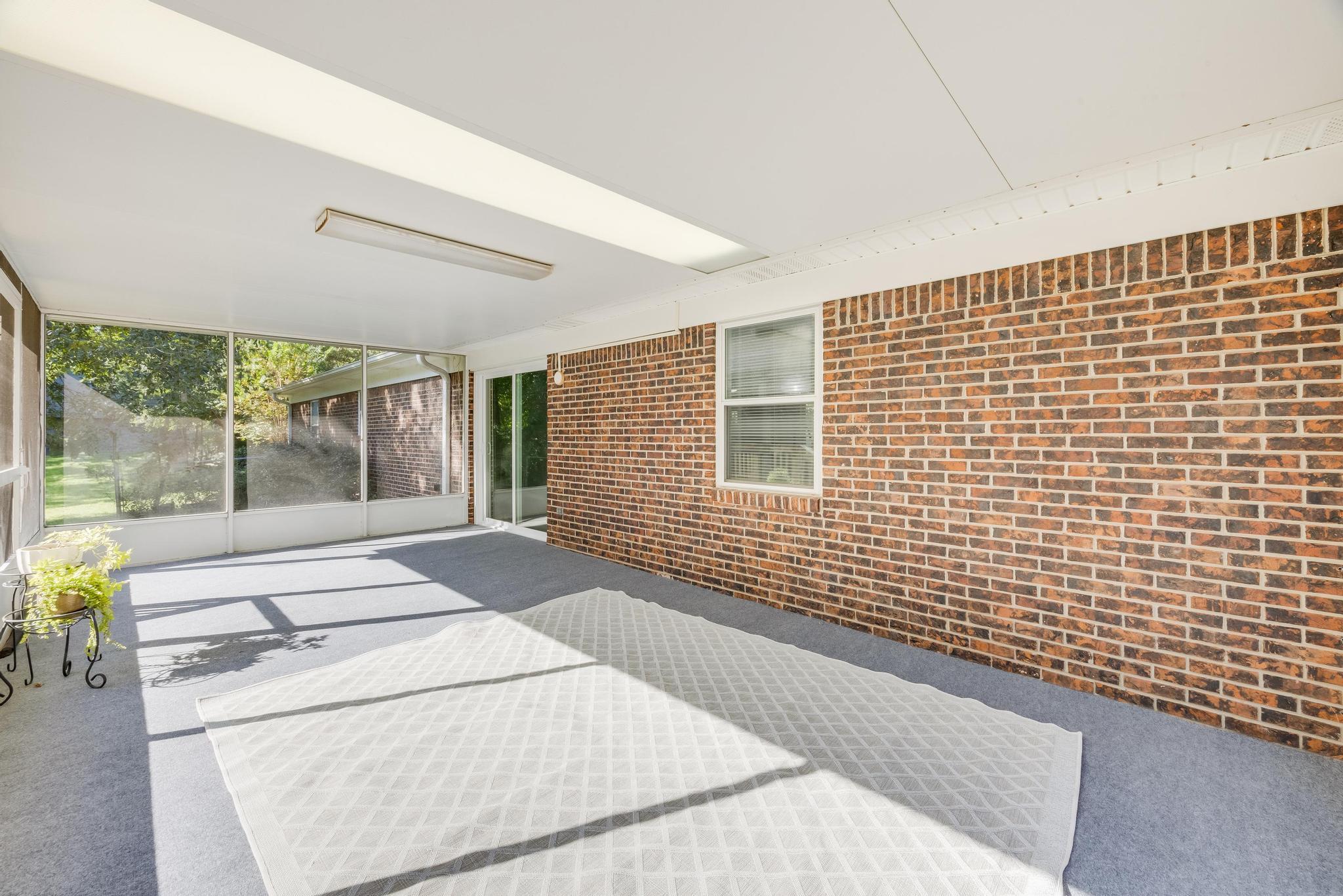 HOLLY HILLS - Residential