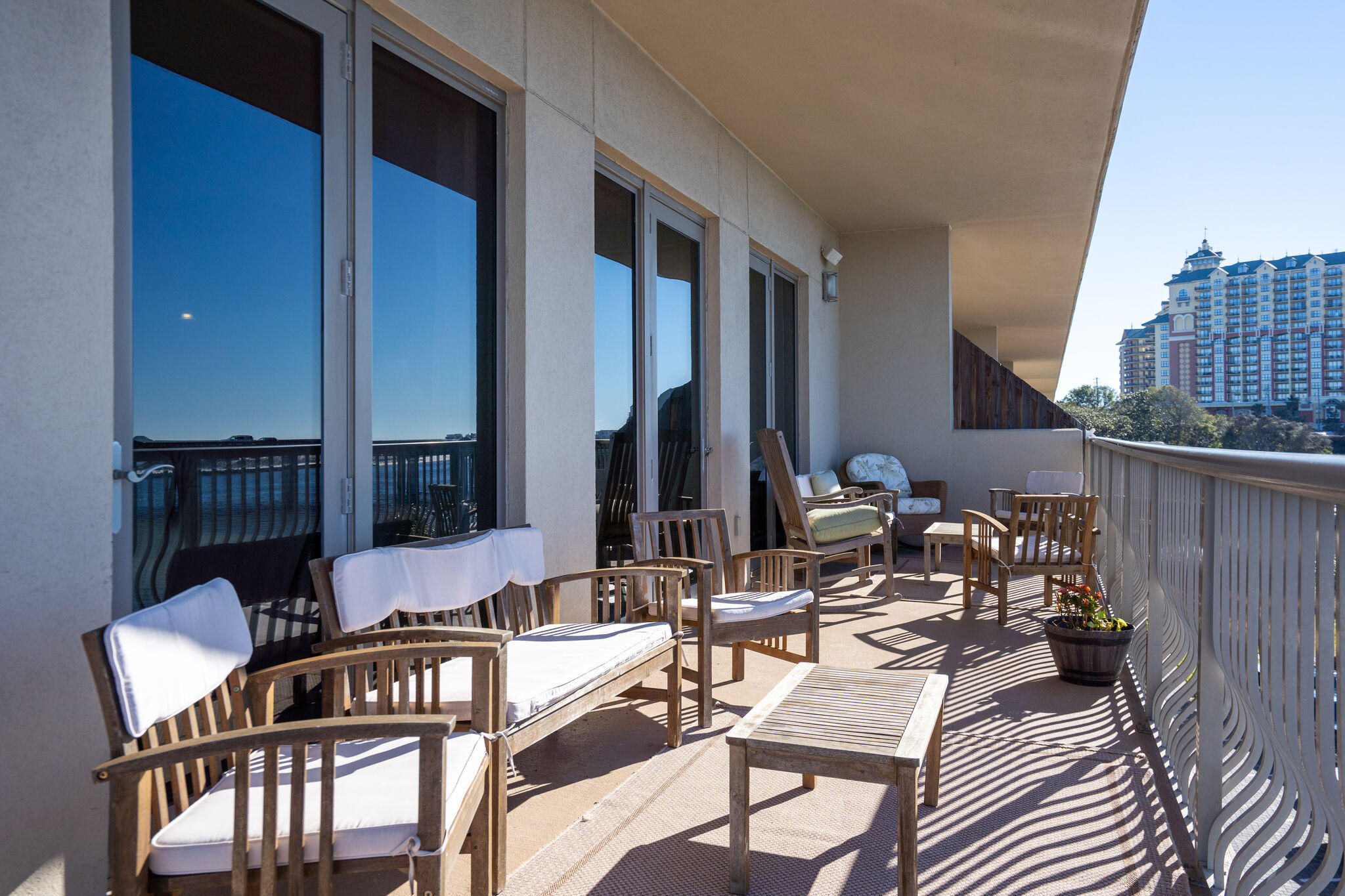 SIDES MORENO POINT WEST - Residential