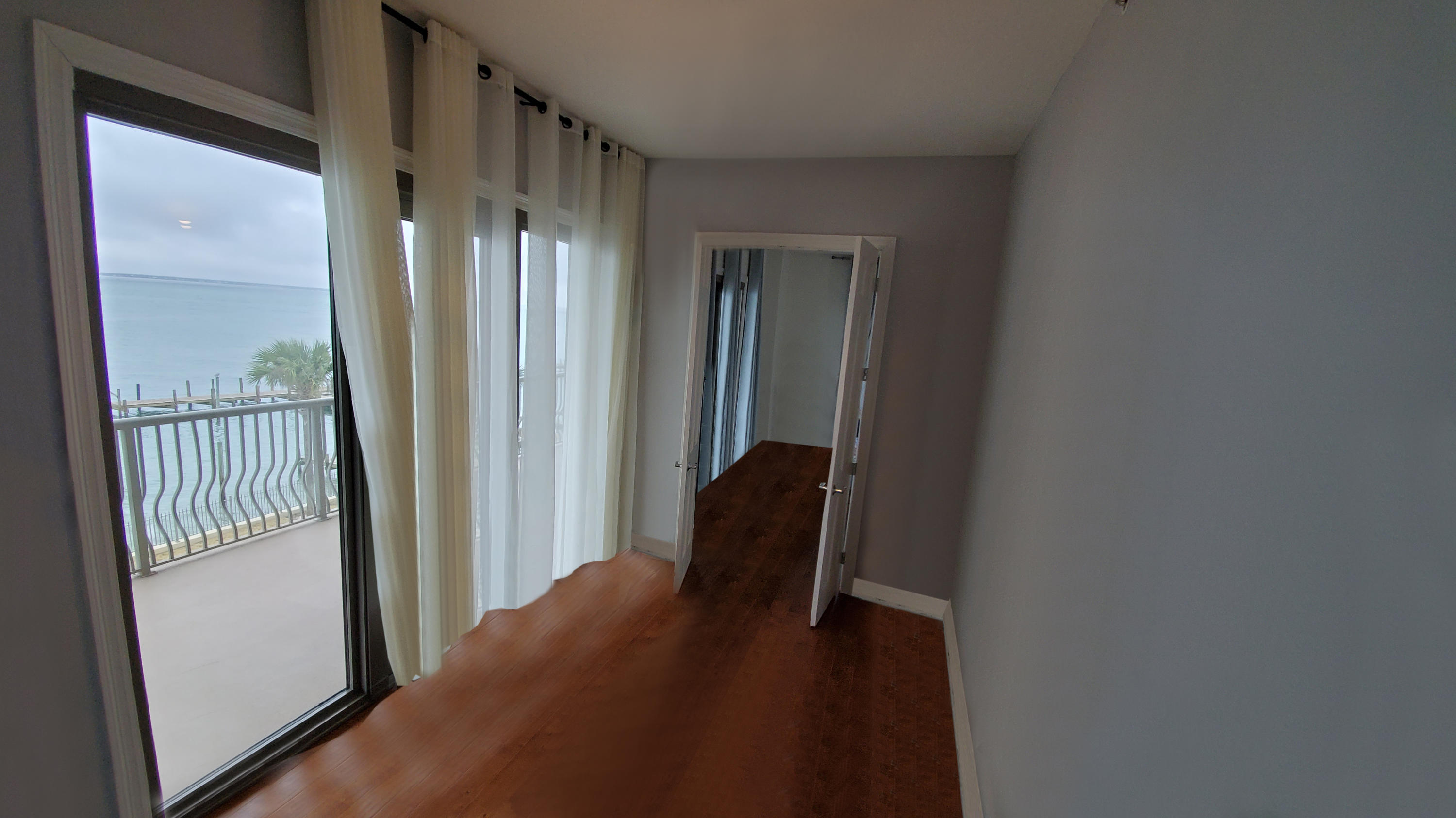 SIDES MORENO POINT WEST - Residential