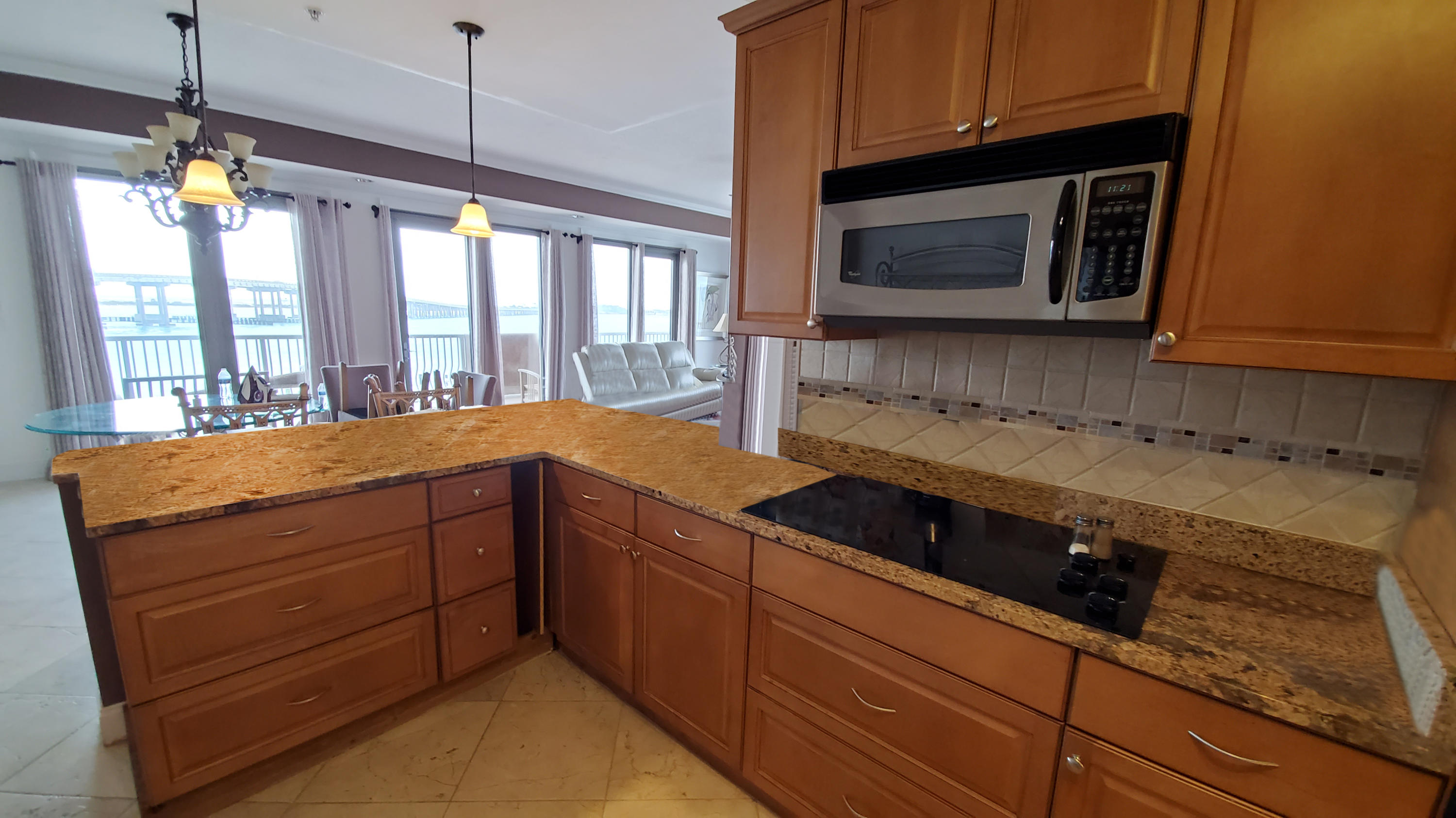 SIDES MORENO POINT WEST - Residential