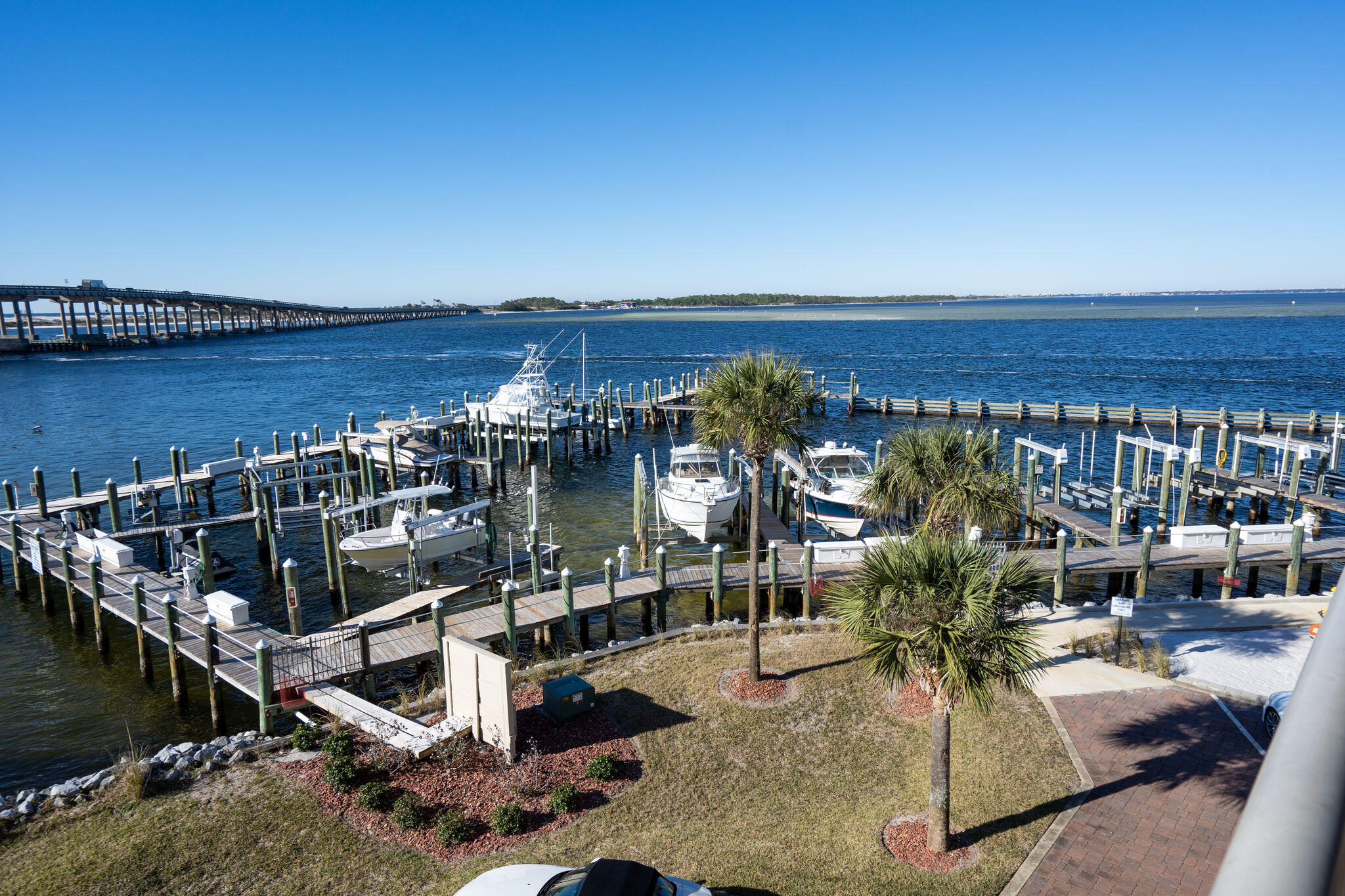 SIDES MORENO POINT WEST - Residential