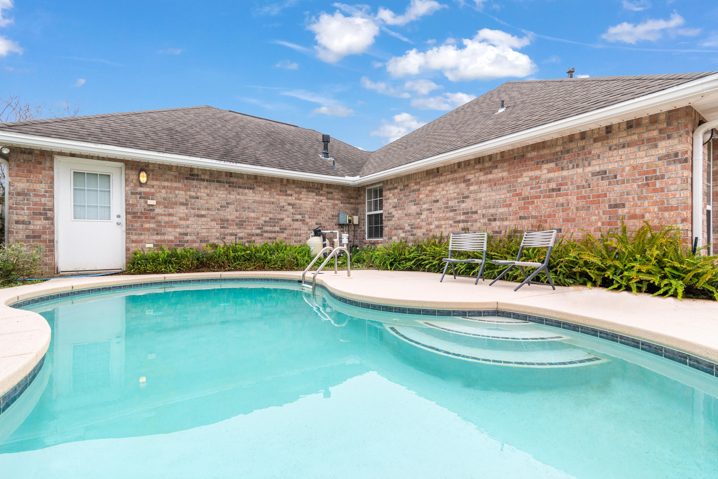 BRIDGEPORT COLONY - Residential