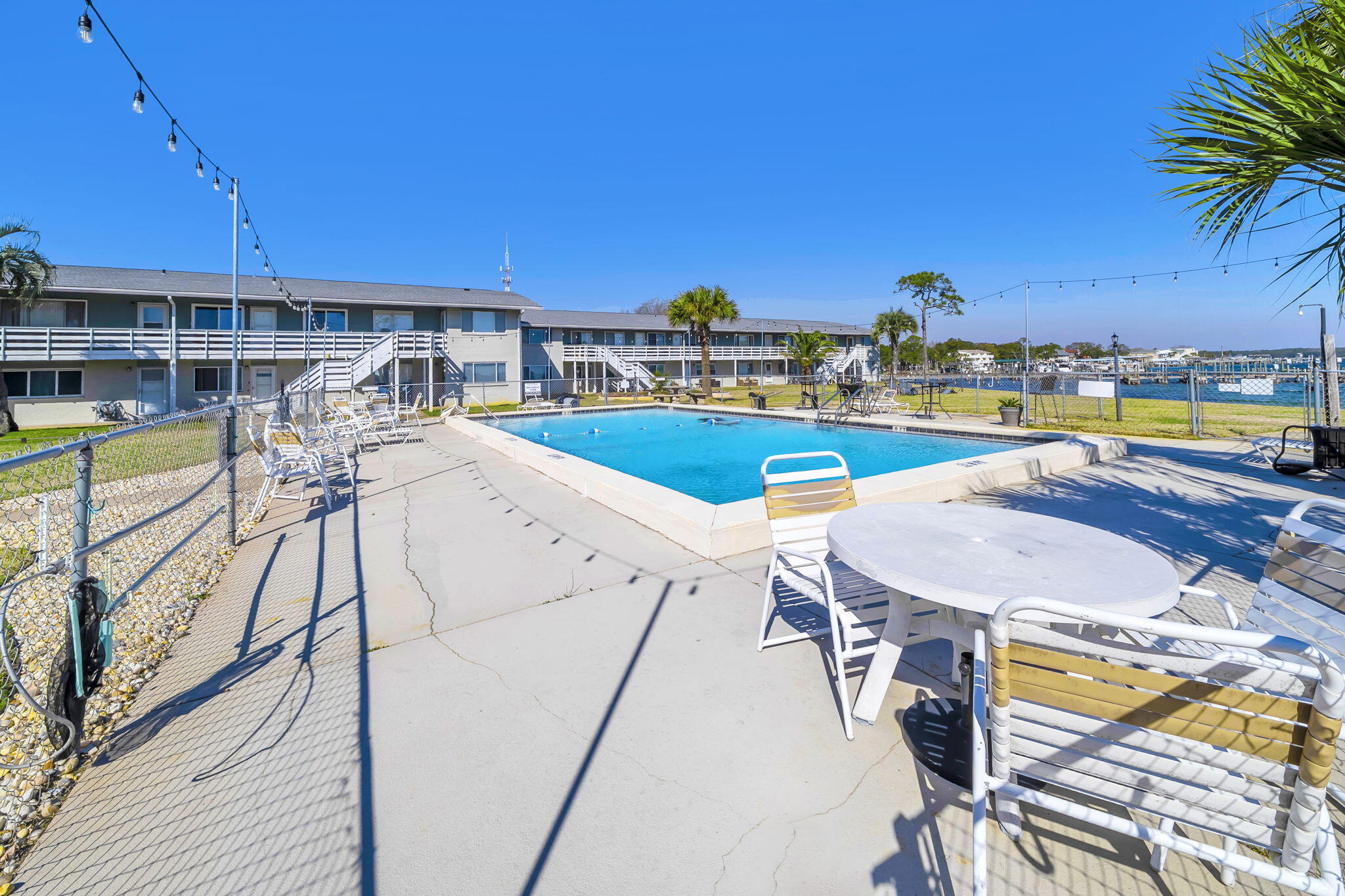 BAYVIEW WATERS CONDO - Residential