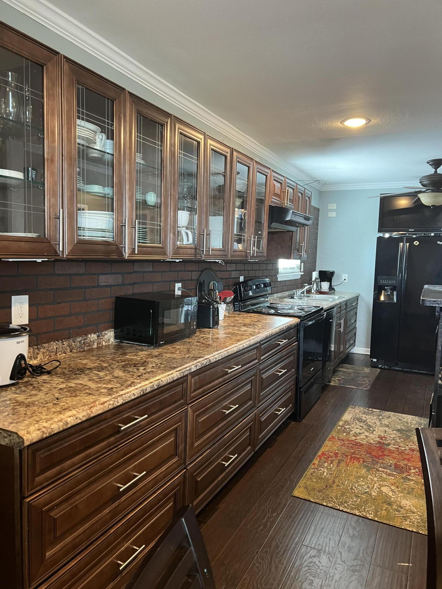 BAYVIEW WATERS CONDO - Residential