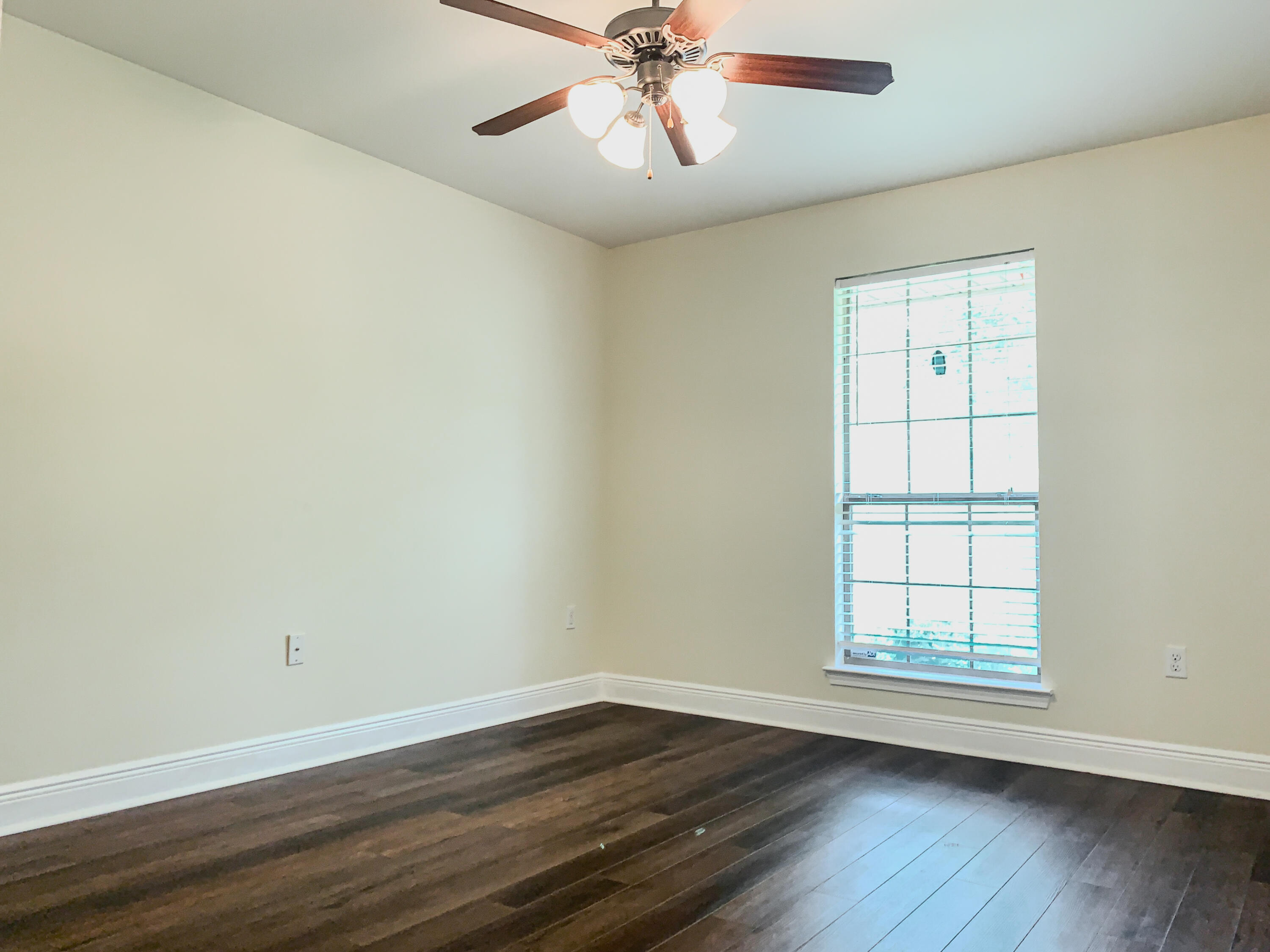 CREETWOOD VILLAGE - Residential