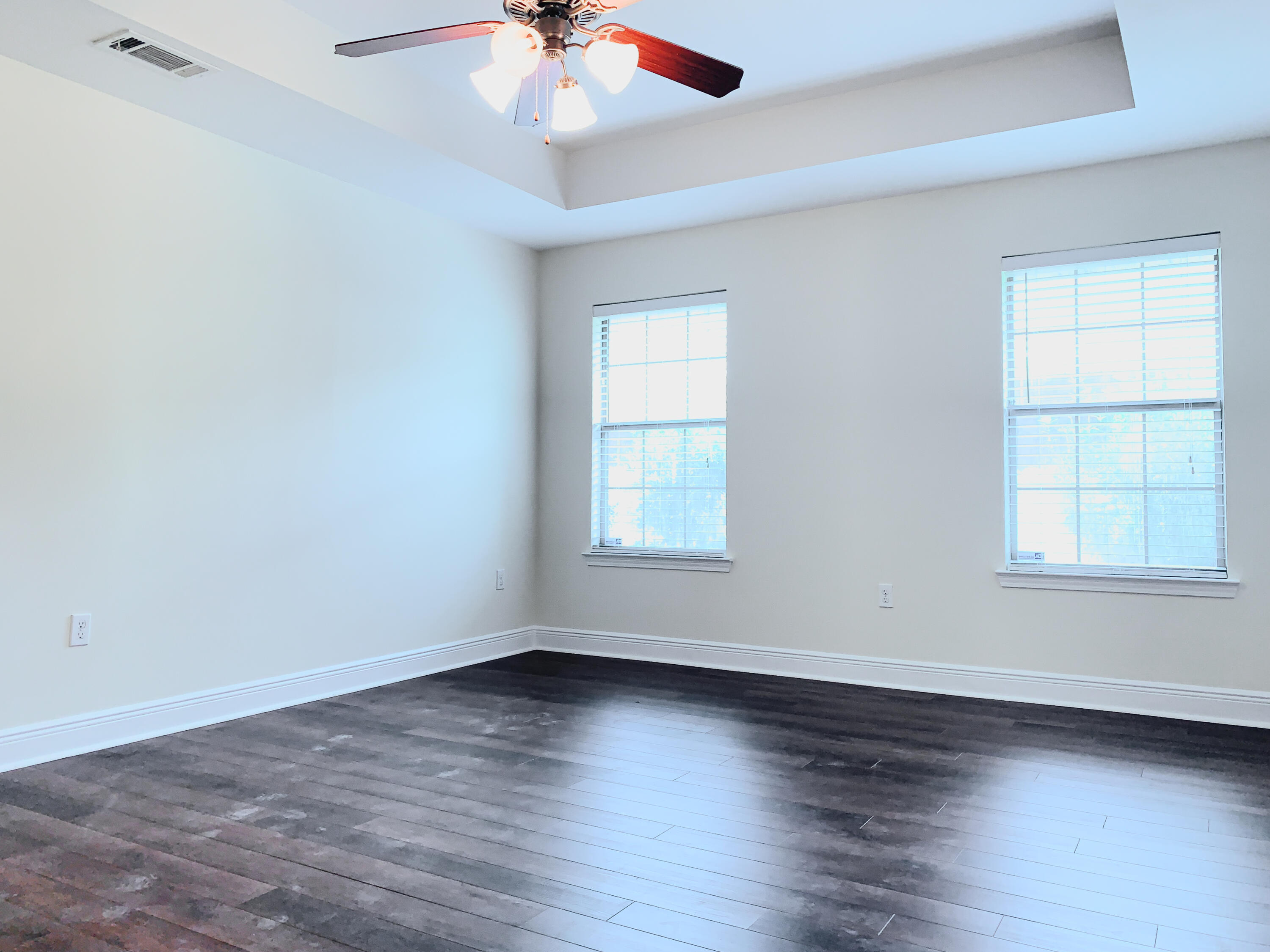 CREETWOOD VILLAGE - Residential