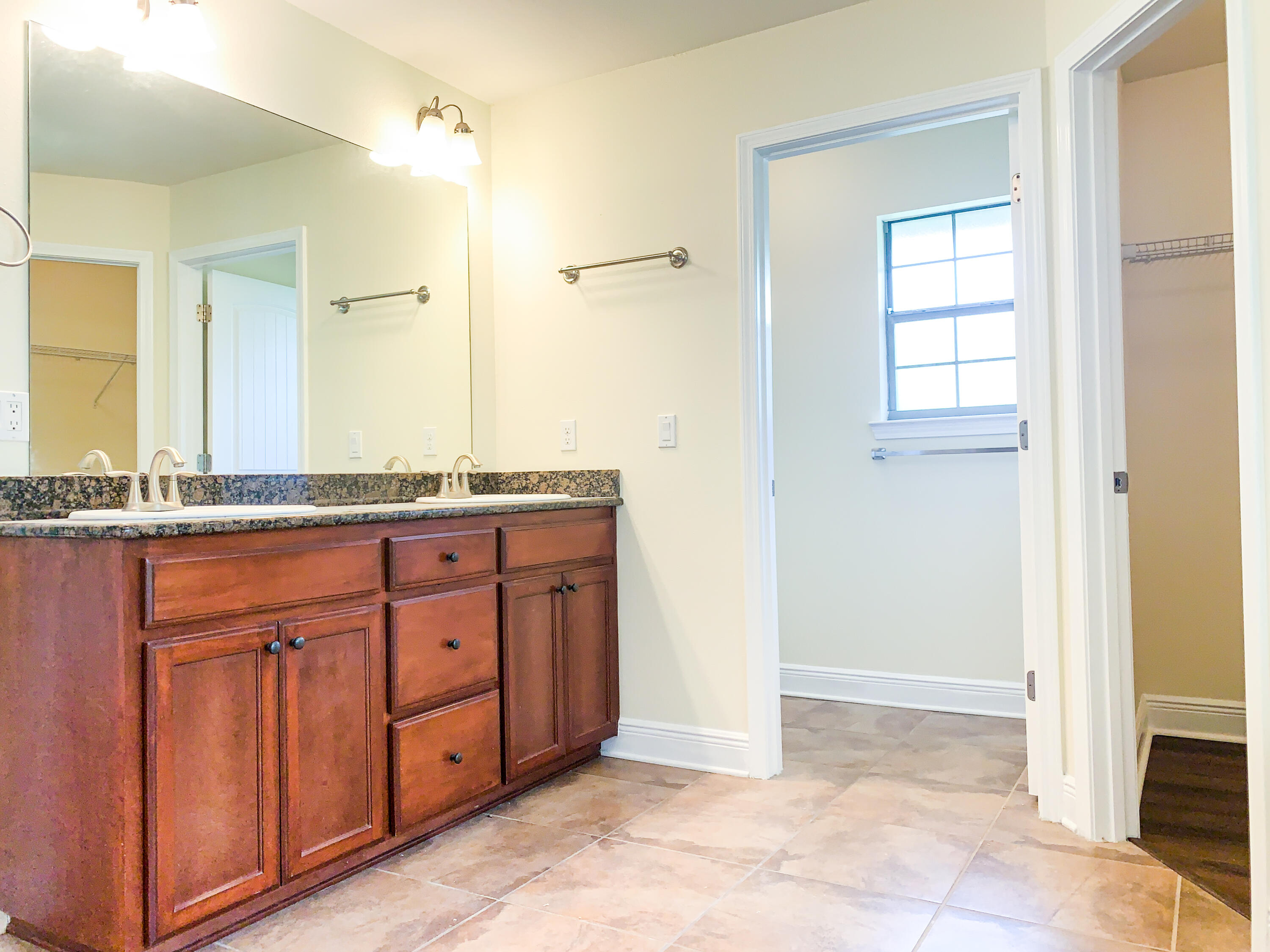 CREETWOOD VILLAGE - Residential