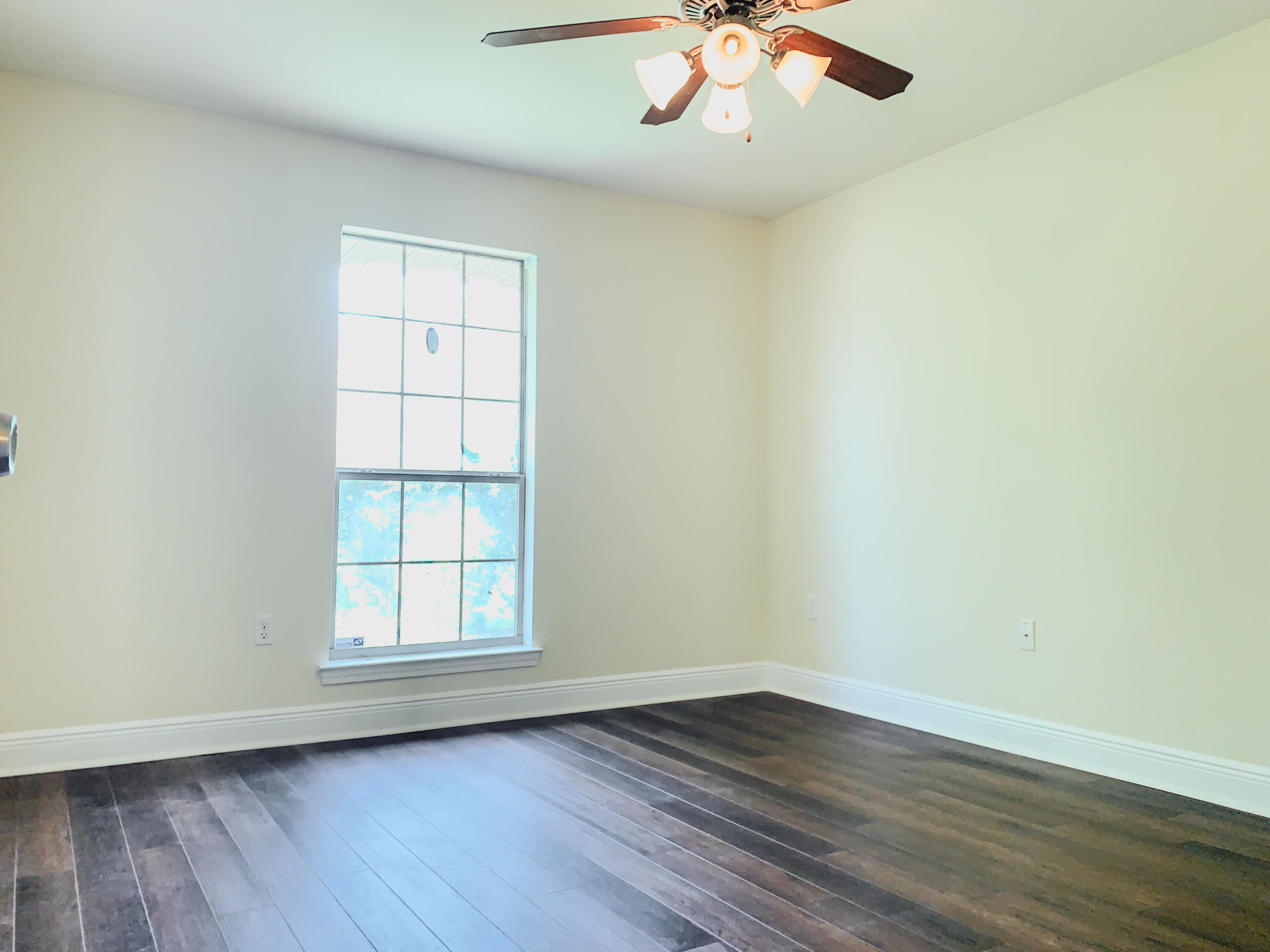 CREETWOOD VILLAGE - Residential