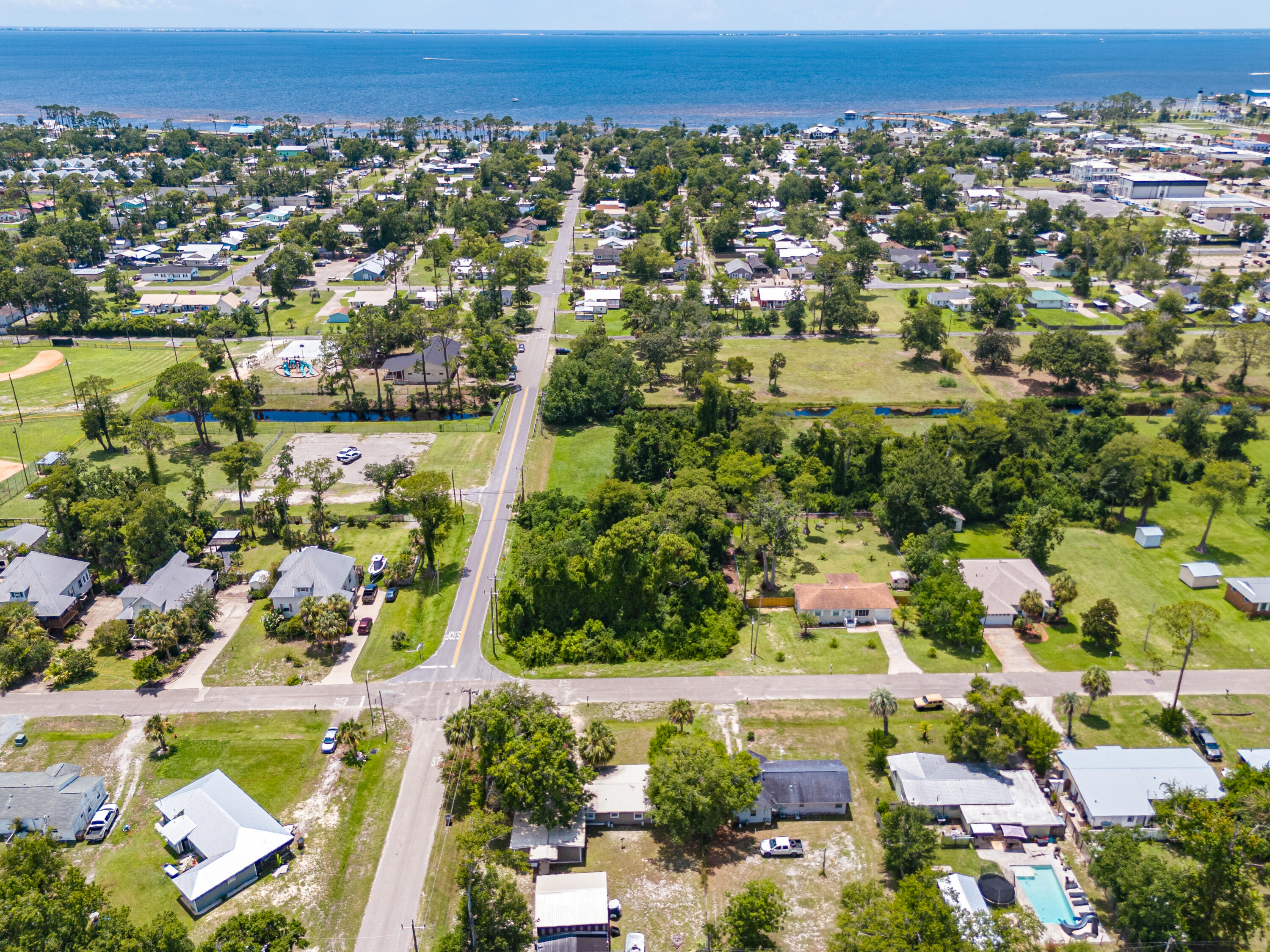 NO RECORDED SUBDIVISION - Land