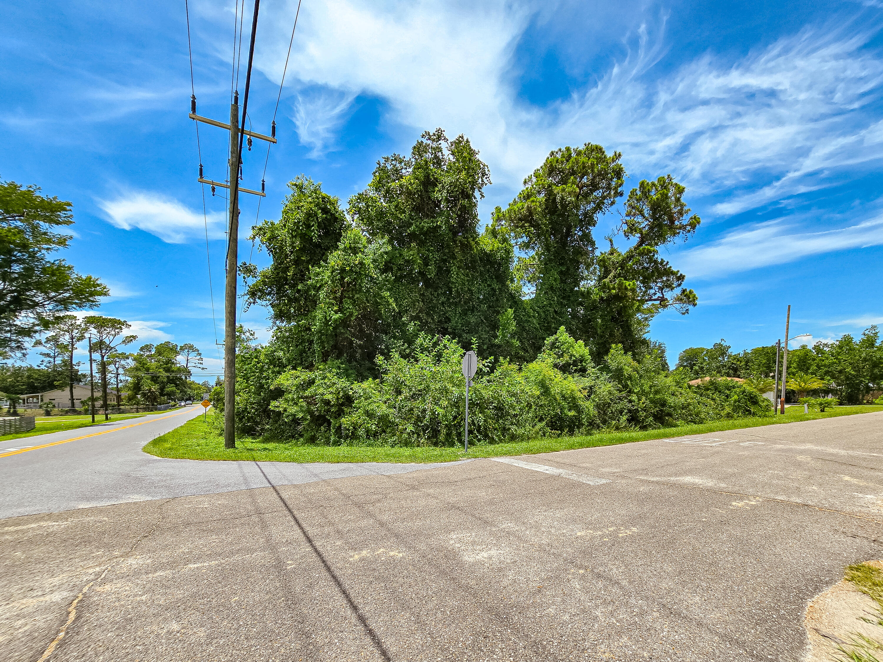 NO RECORDED SUBDIVISION - Land