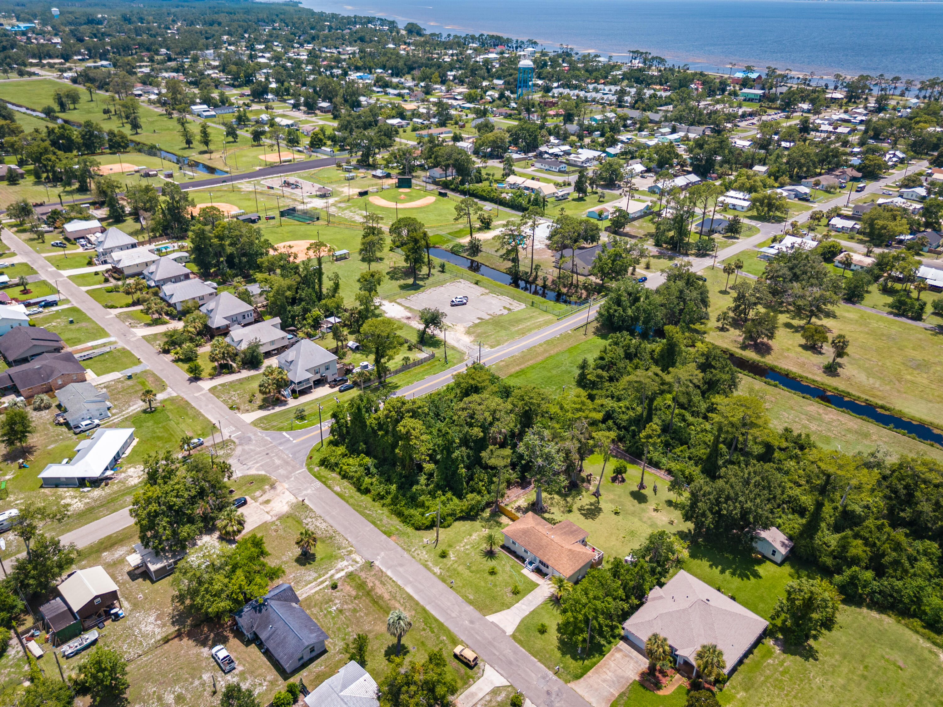NO RECORDED SUBDIVISION - Land