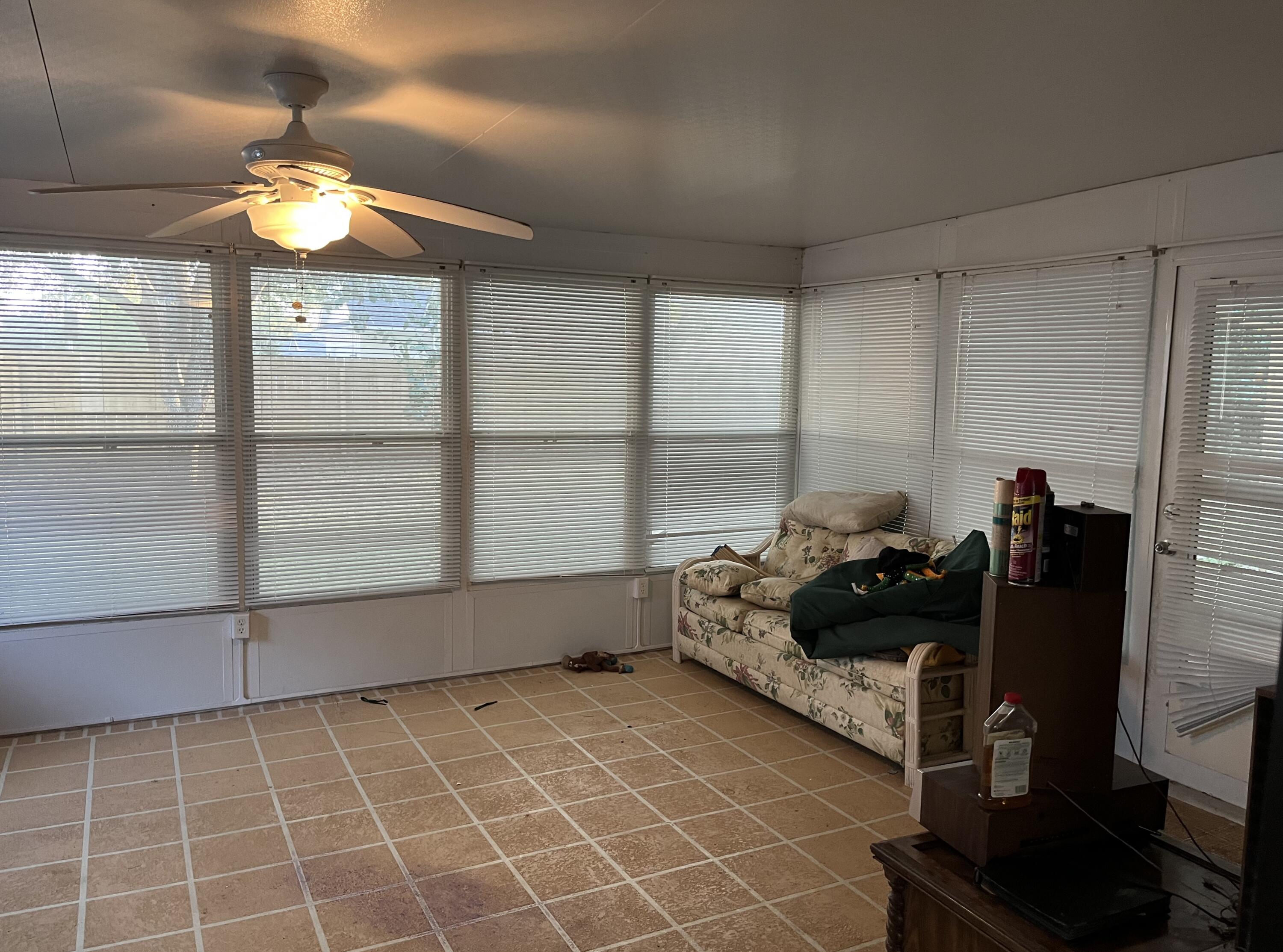 CAROL ANNE MANOR 1ST ADDN - Residential