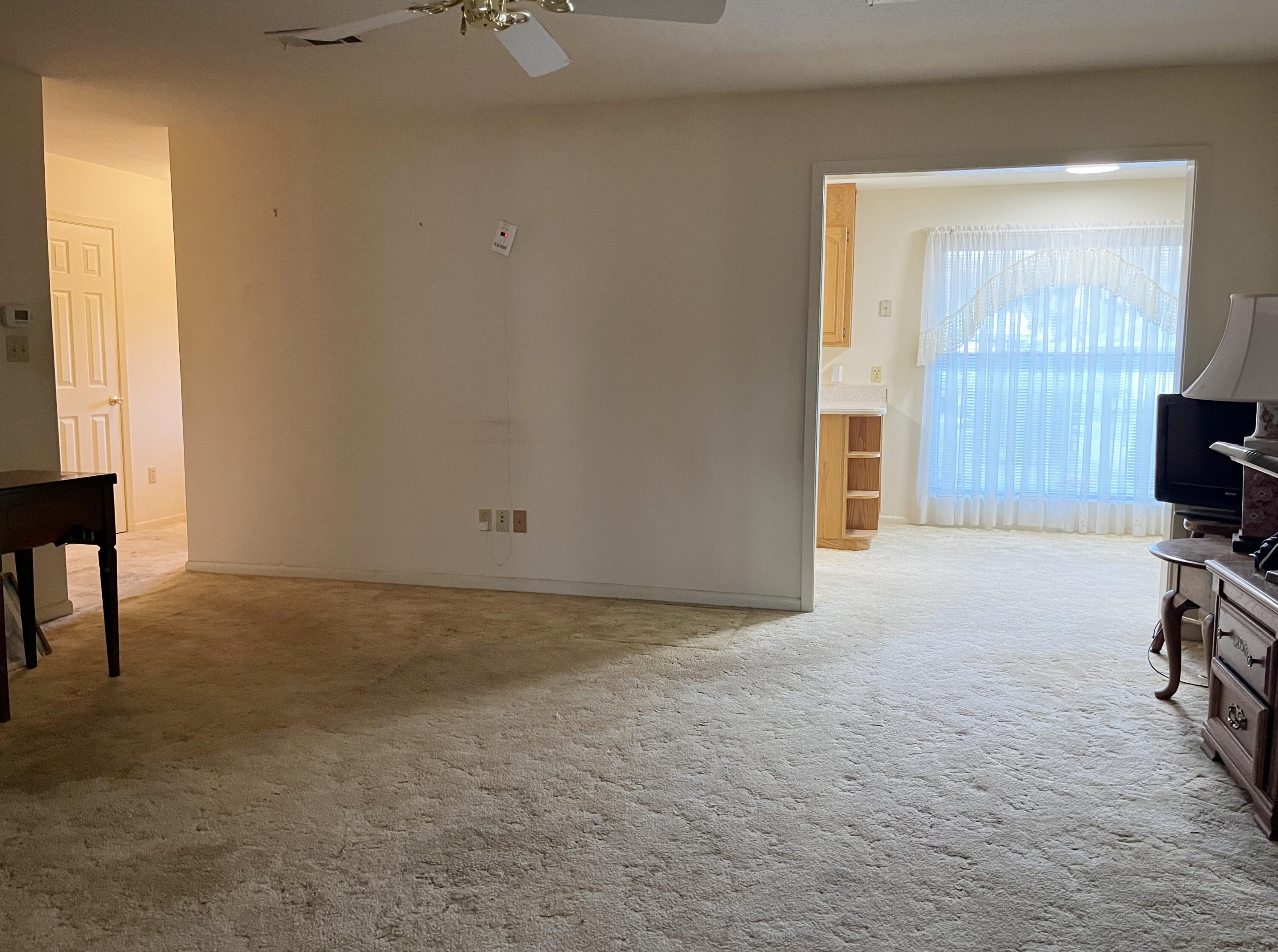 CAROL ANNE MANOR 1ST ADDN - Residential