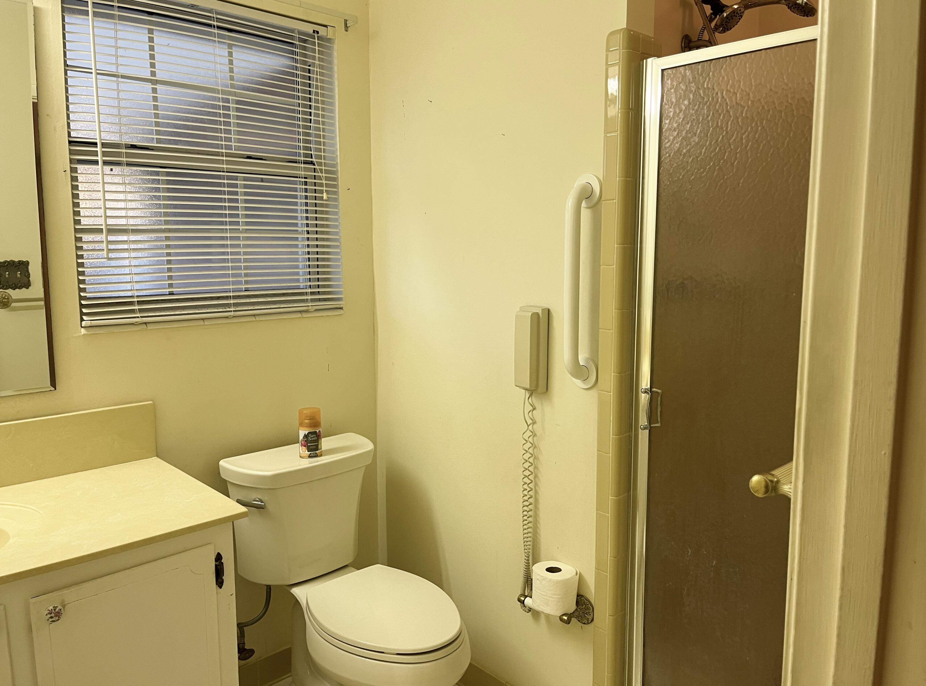 CAROL ANNE MANOR 1ST ADDN - Residential