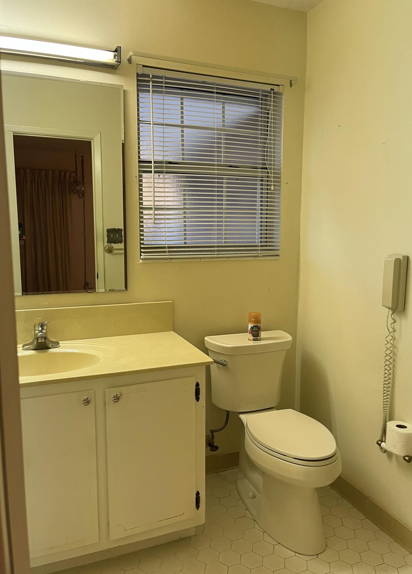 CAROL ANNE MANOR 1ST ADDN - Residential