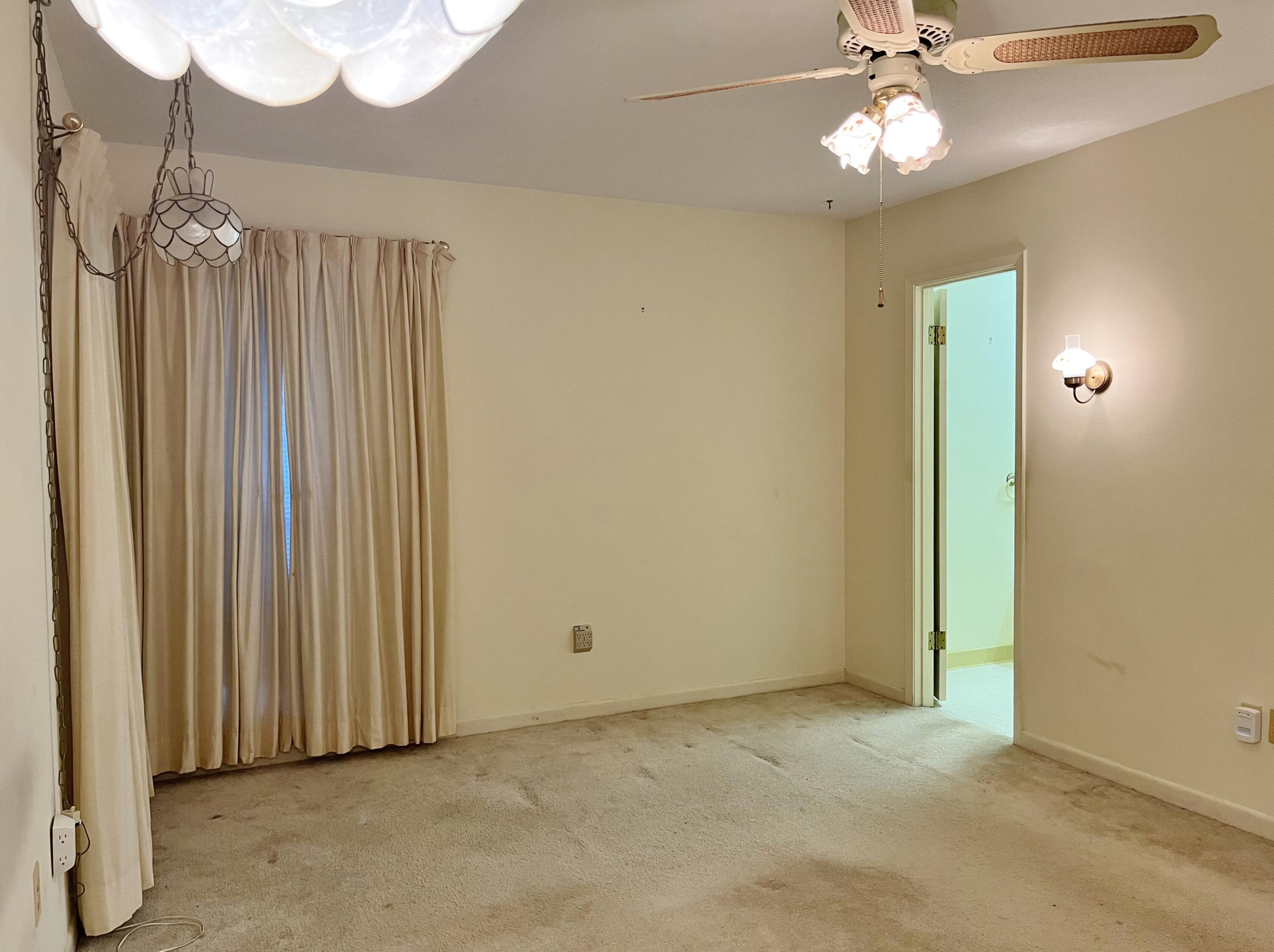 CAROL ANNE MANOR 1ST ADDN - Residential