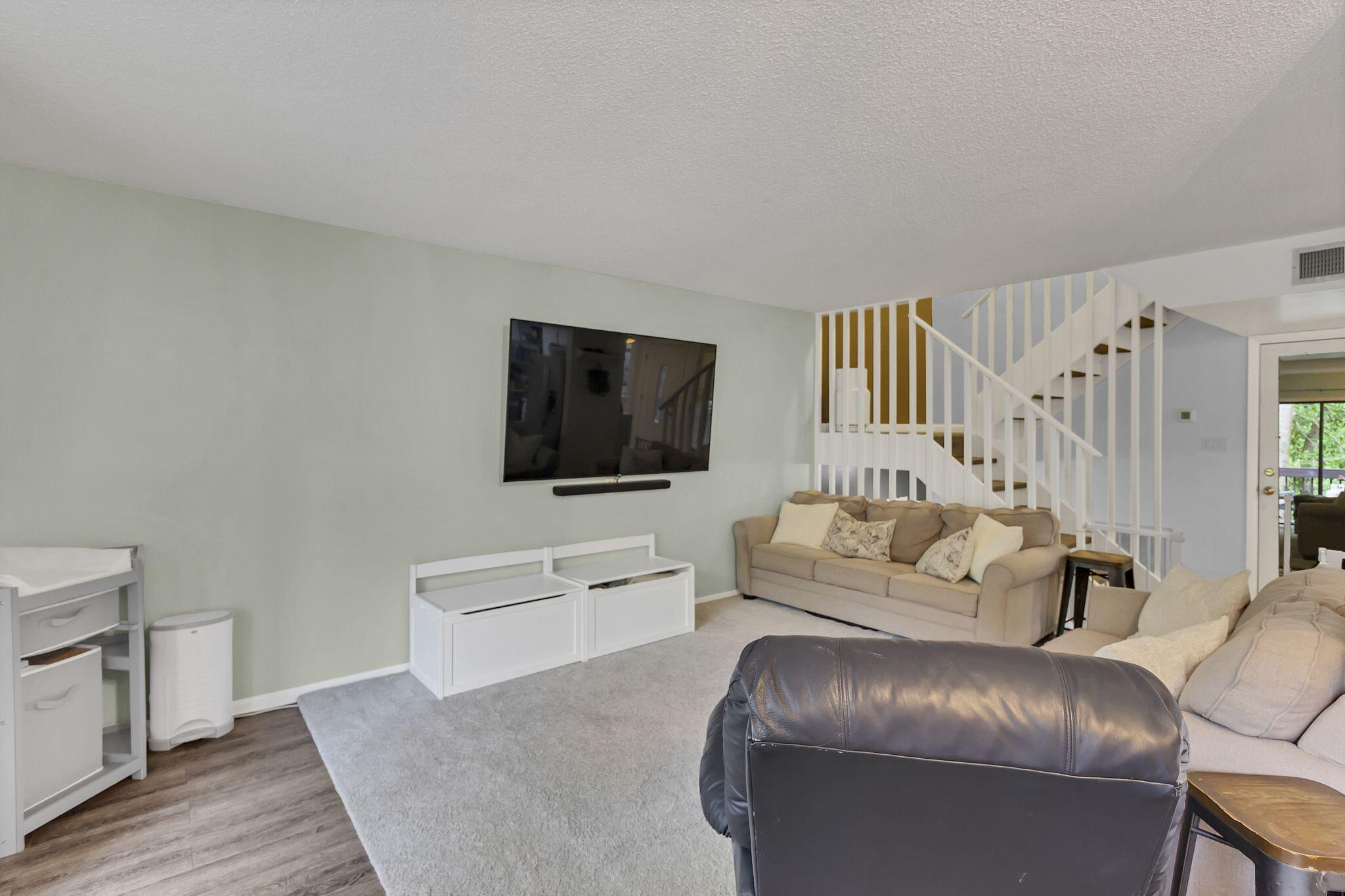 HIDDEN COVE T/H - Residential Lease