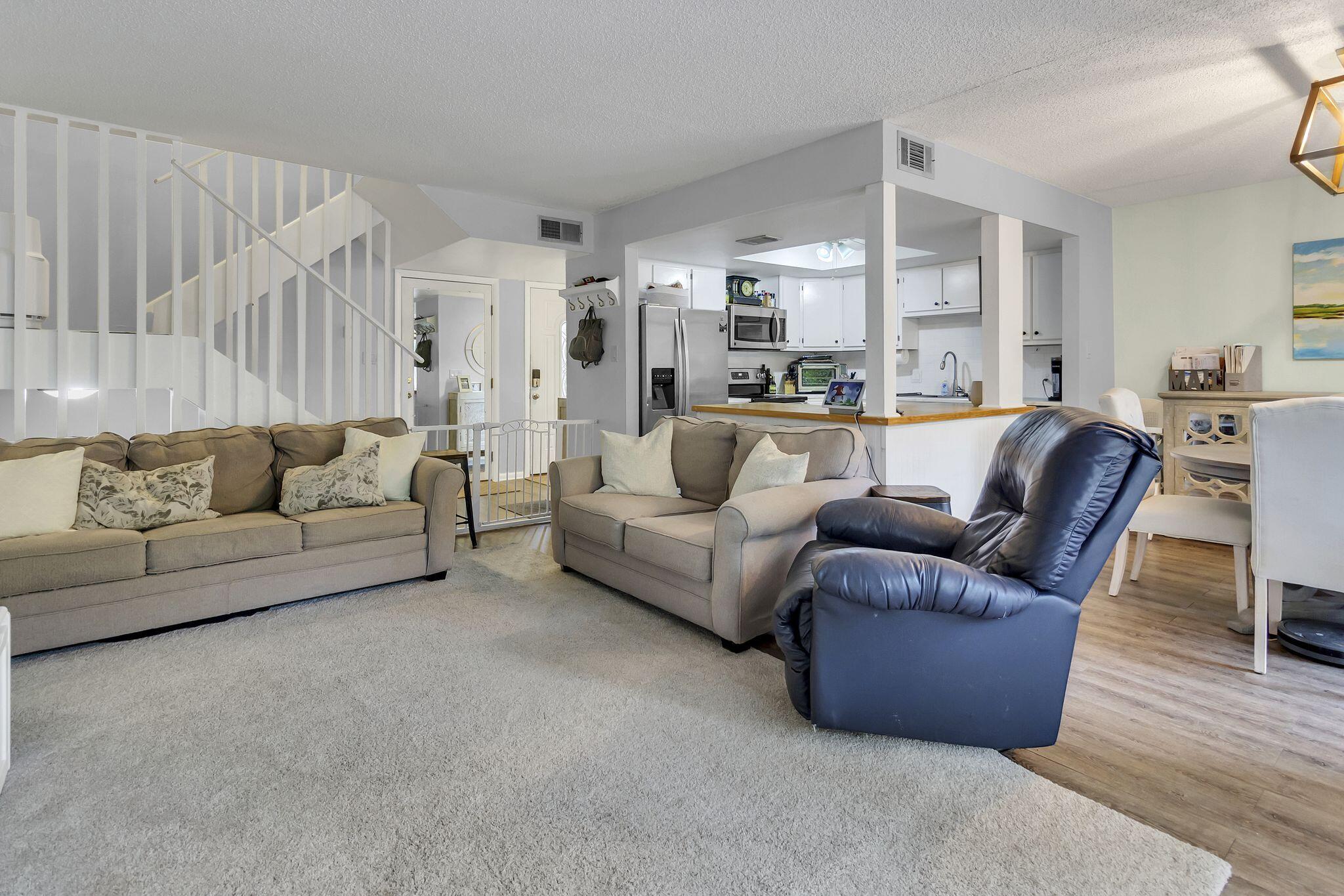 HIDDEN COVE T/H - Residential Lease