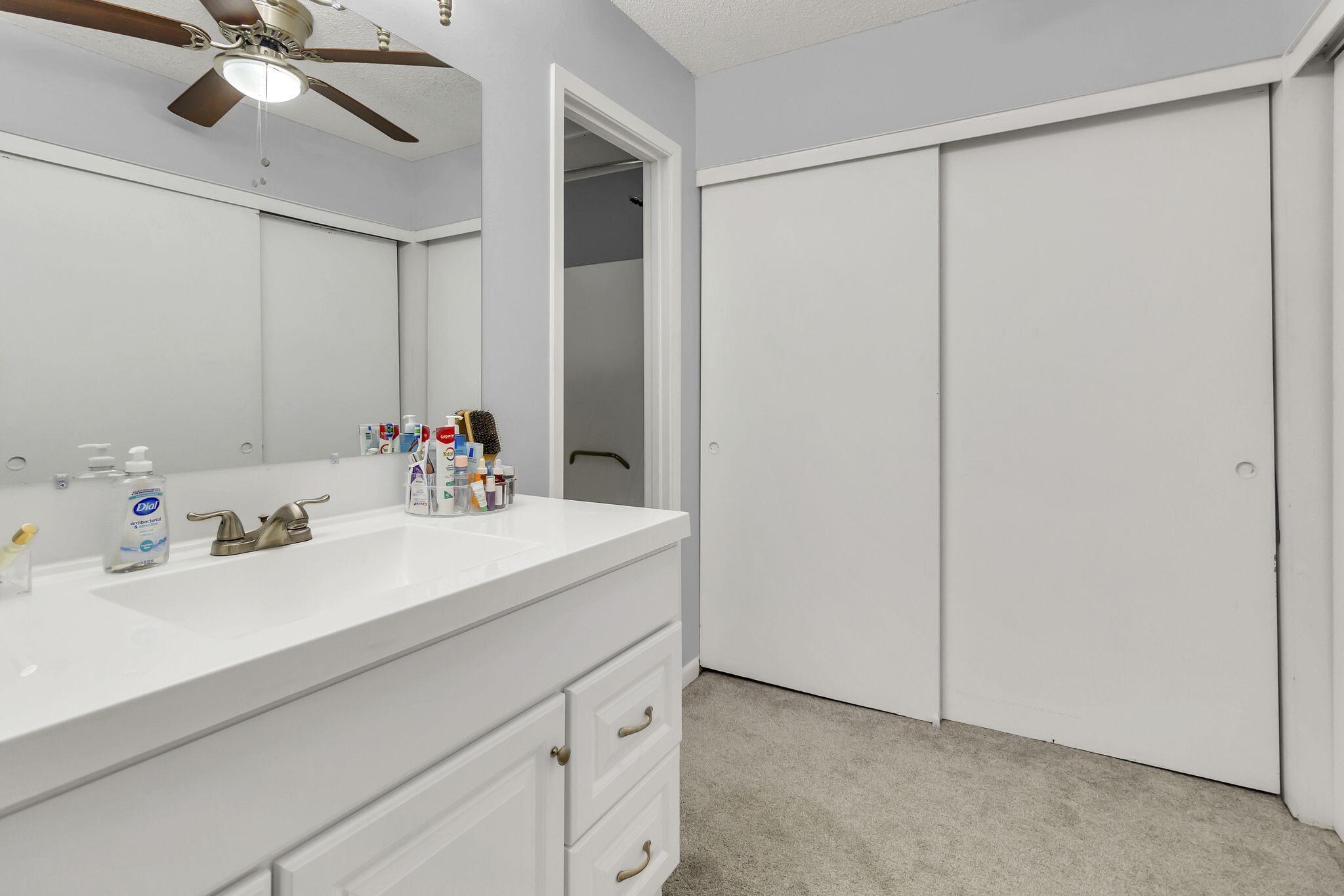 HIDDEN COVE T/H - Residential Lease