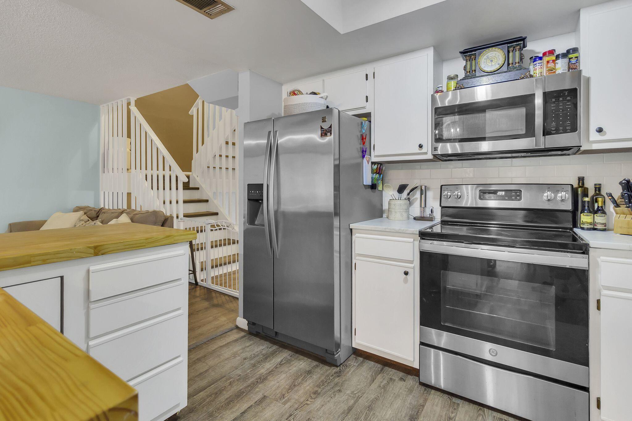 HIDDEN COVE T/H - Residential Lease