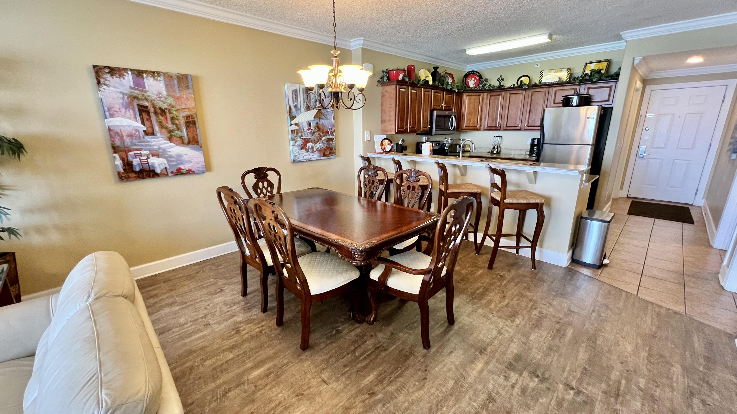TROPIC WINDS - Residential