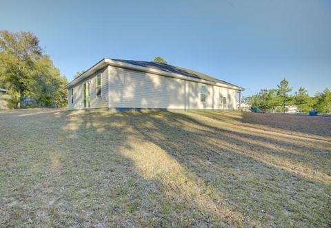 A home in DeFuniak Springs