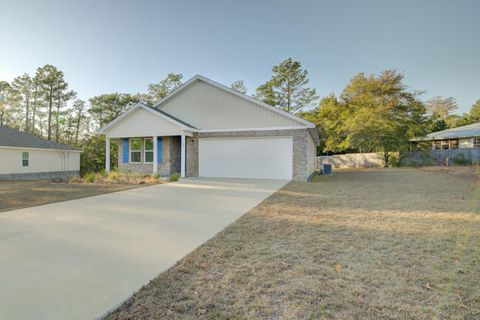 A home in DeFuniak Springs