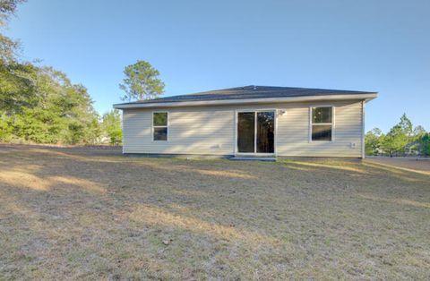 A home in DeFuniak Springs