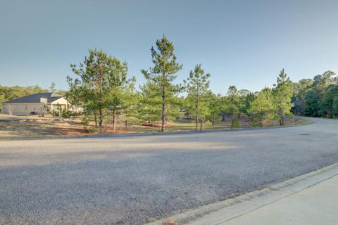 A home in DeFuniak Springs