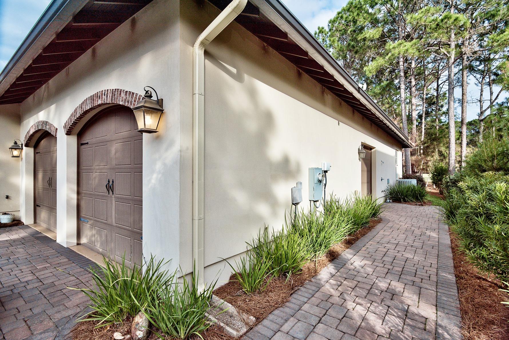 BURNT PINE - Residential