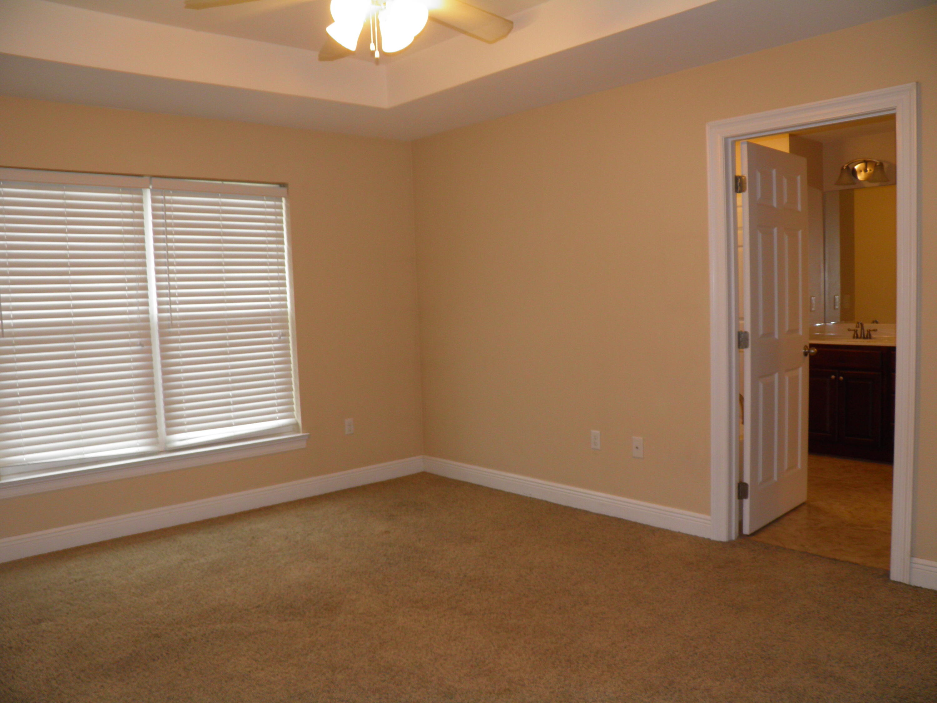 WALTON OAKS - Residential Lease