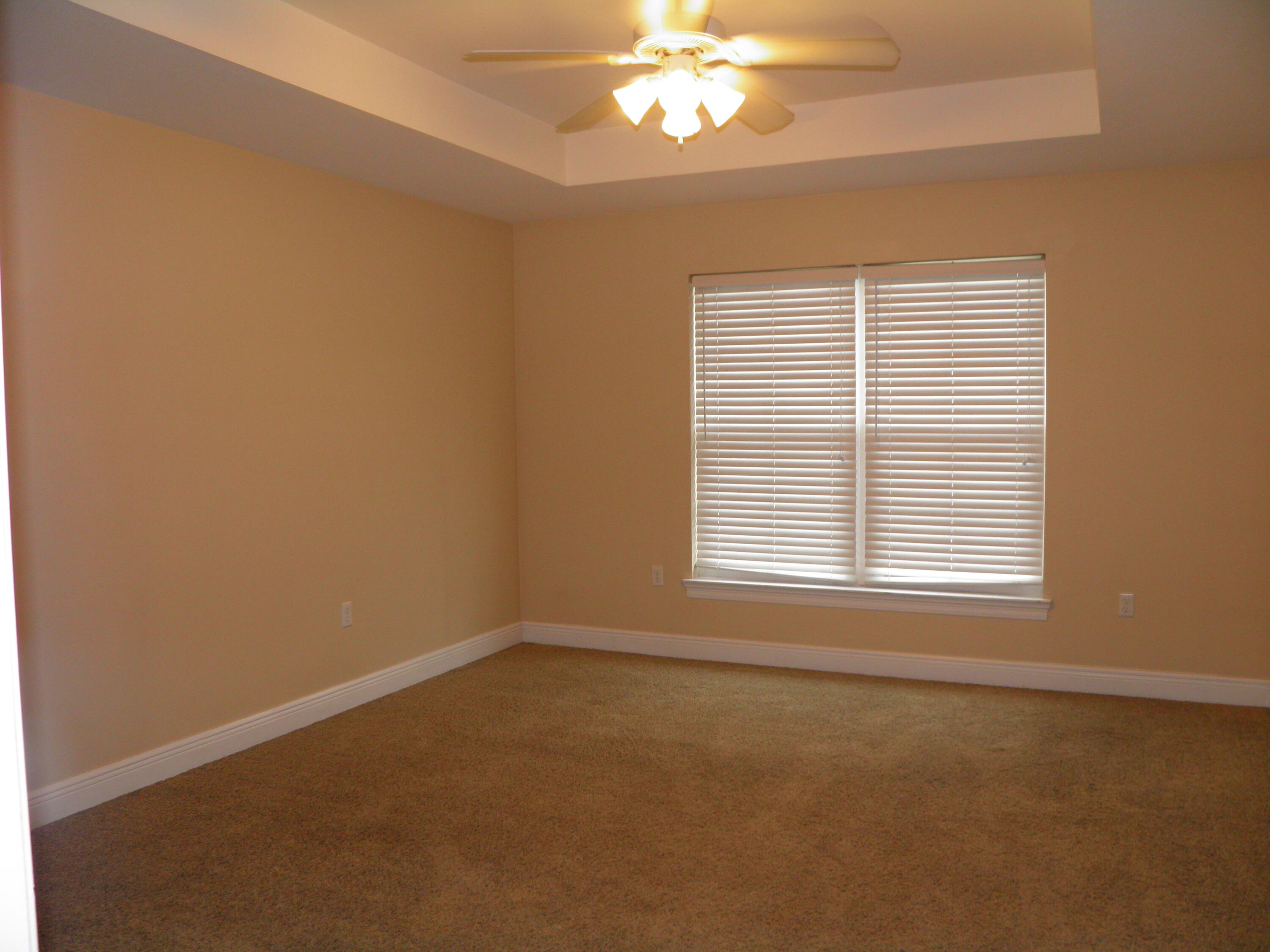 WALTON OAKS - Residential Lease