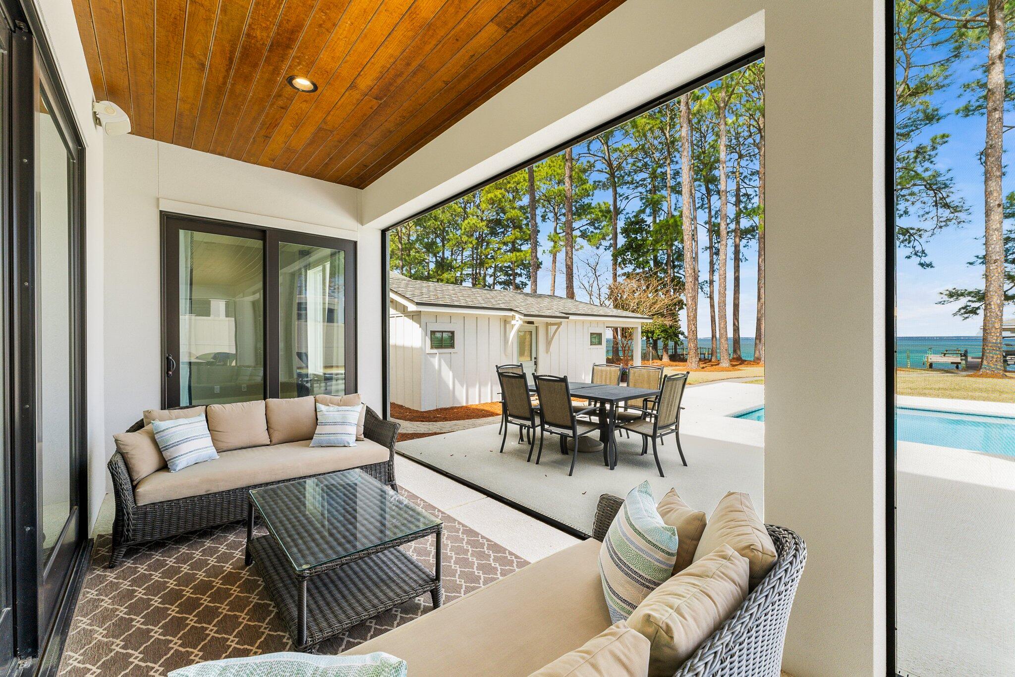 FLAMINGO BEACH - Residential