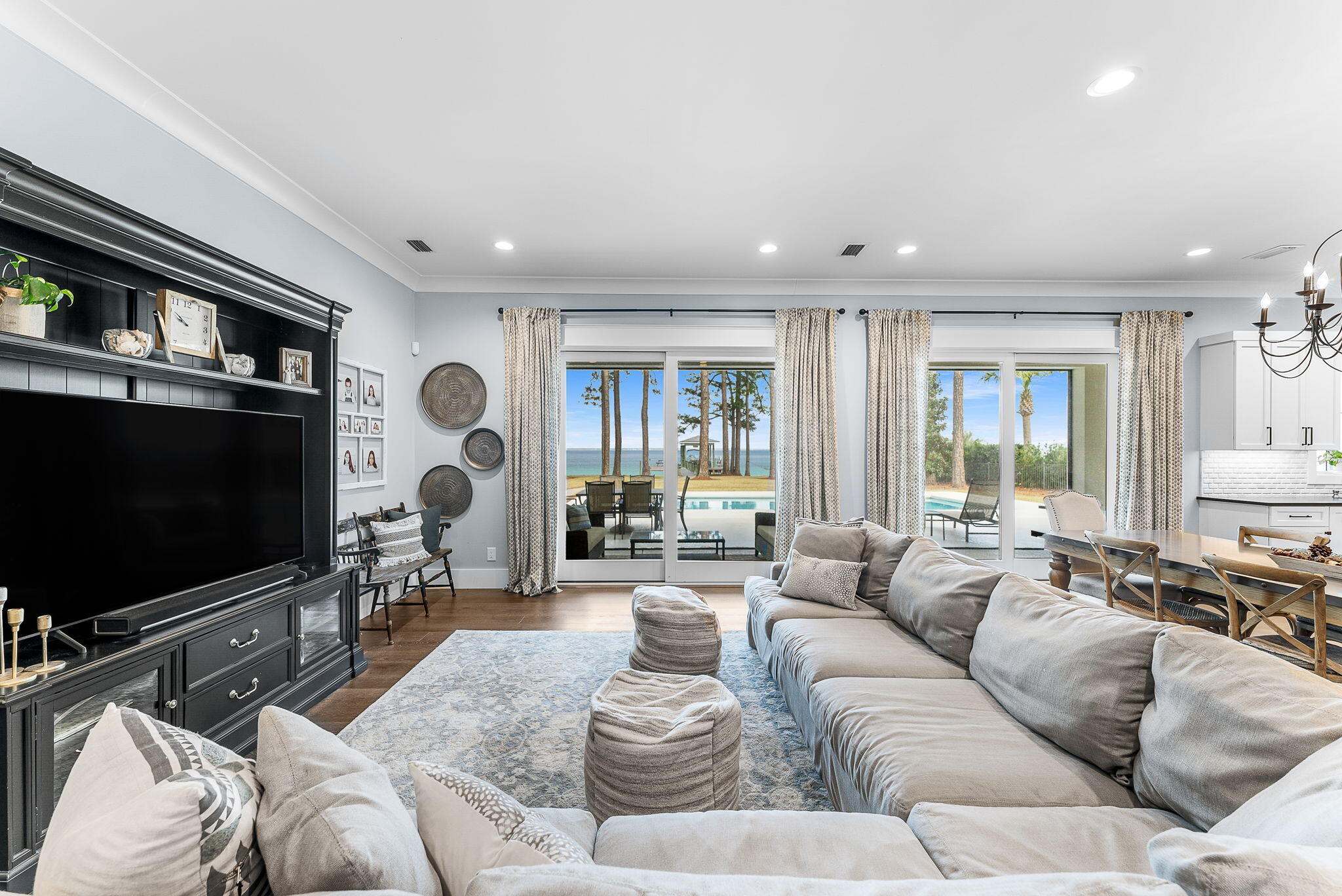 FLAMINGO BEACH - Residential