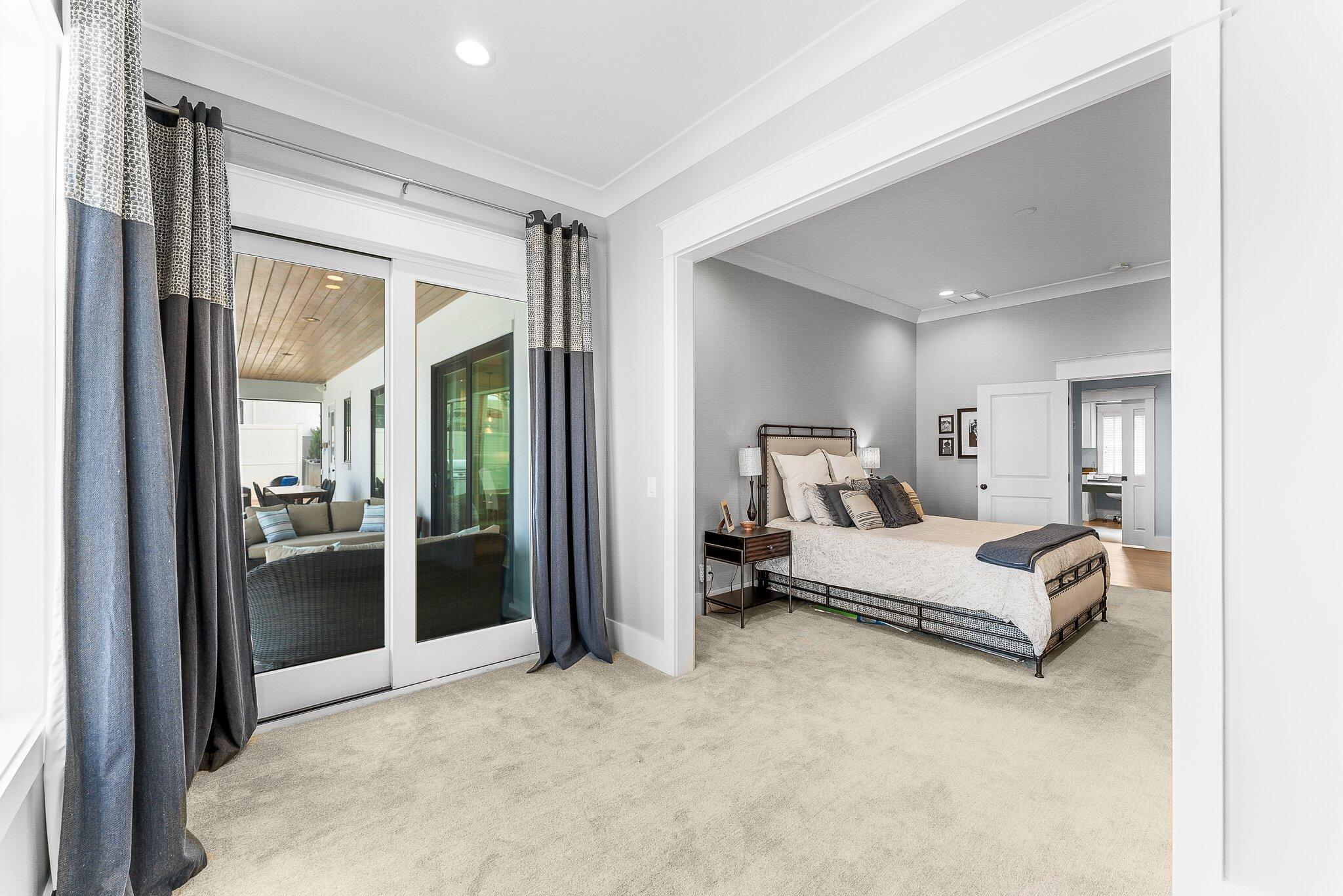 FLAMINGO BEACH - Residential