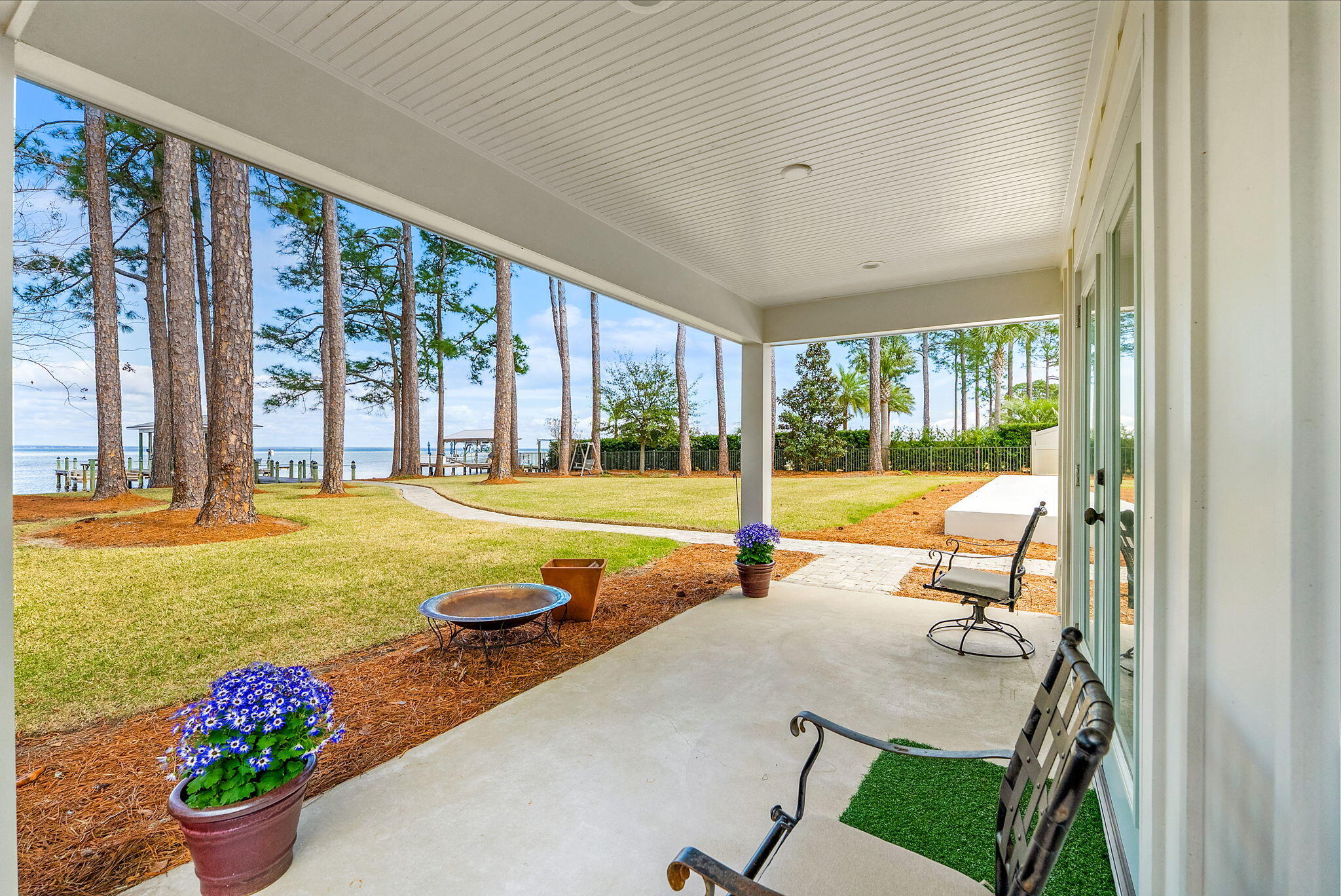 FLAMINGO BEACH - Residential