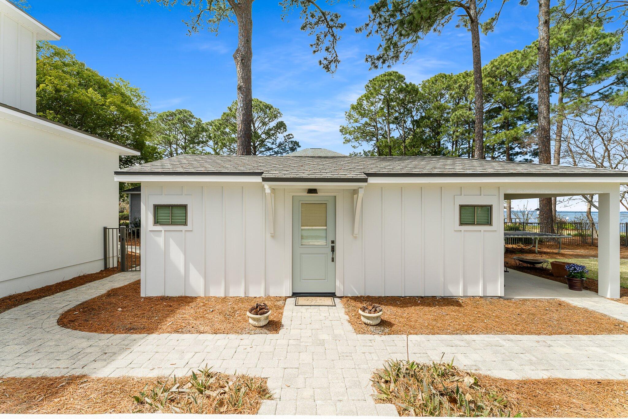 FLAMINGO BEACH - Residential