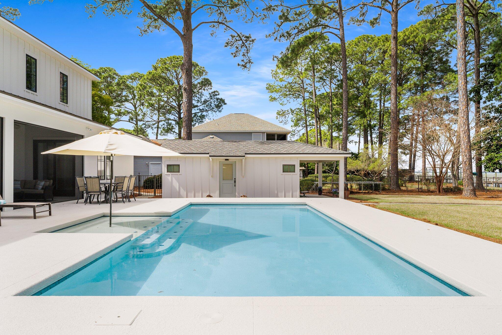 FLAMINGO BEACH - Residential