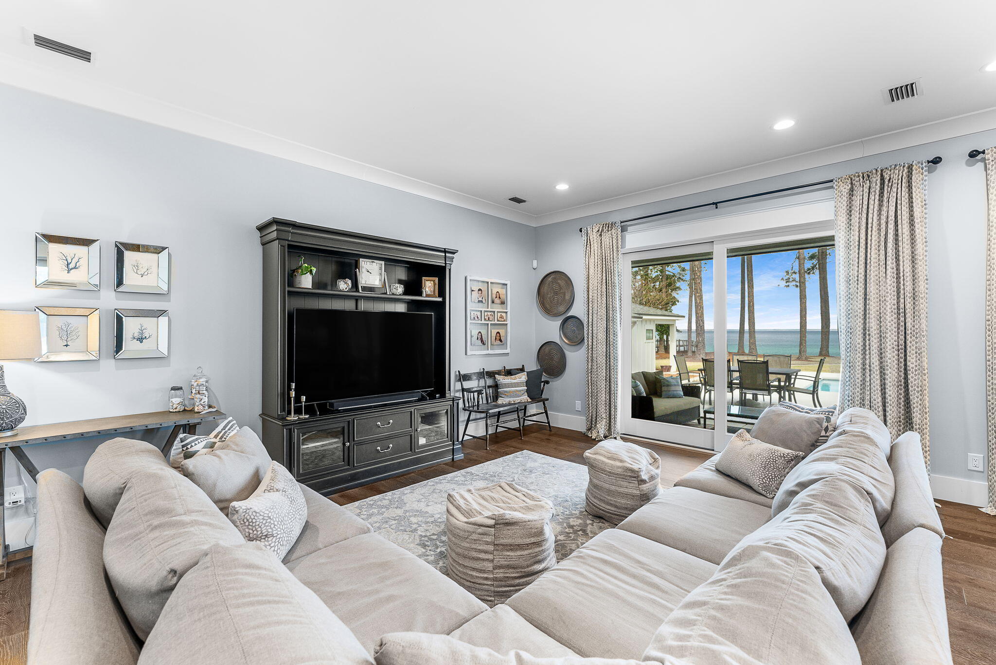 FLAMINGO BEACH - Residential