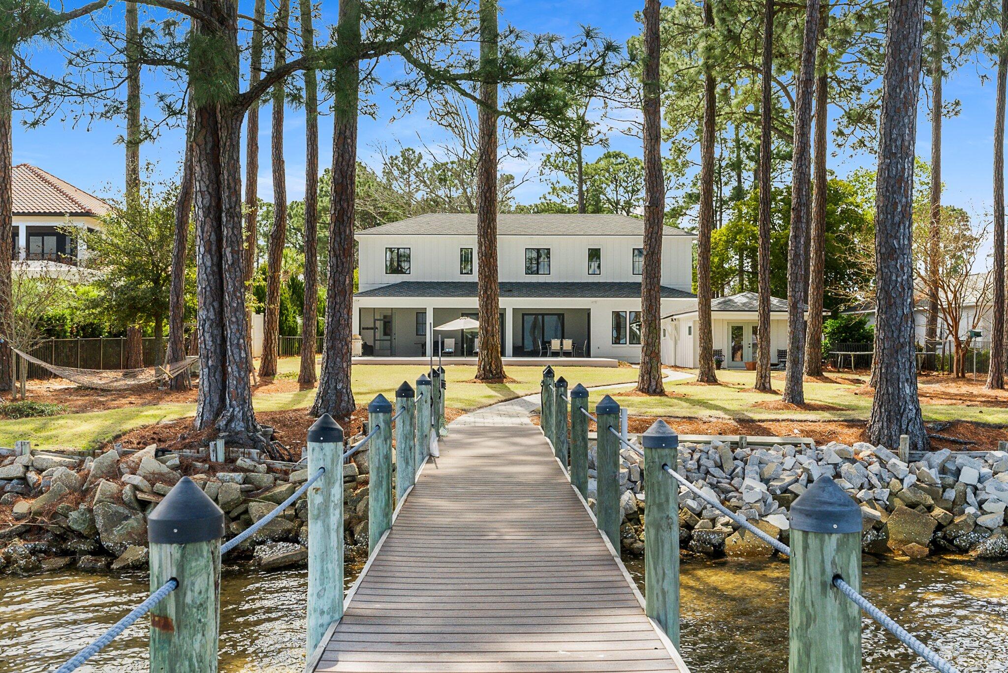 FLAMINGO BEACH - Residential
