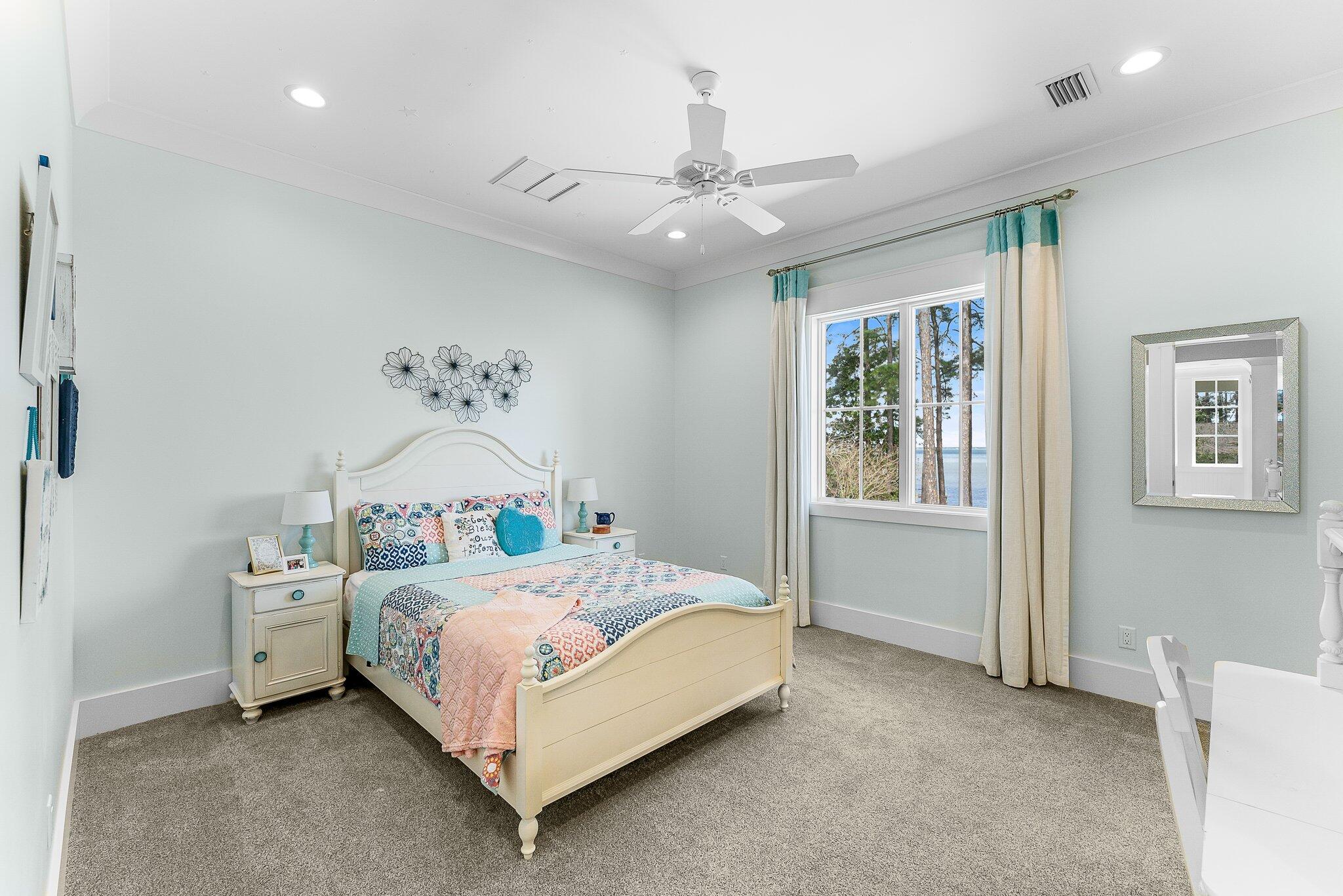 FLAMINGO BEACH - Residential