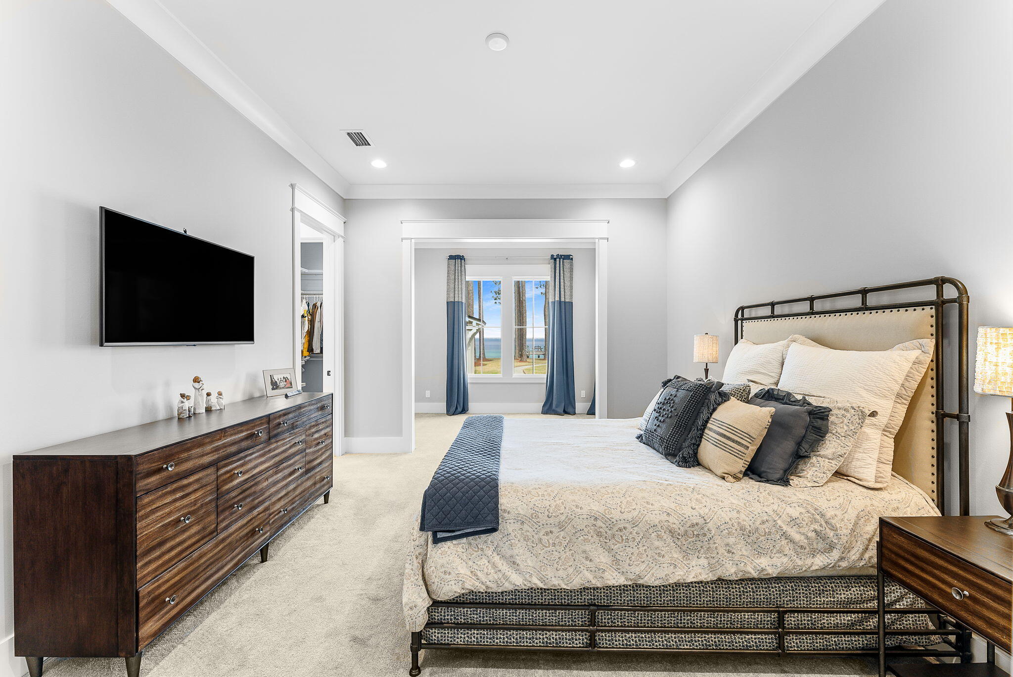 FLAMINGO BEACH - Residential